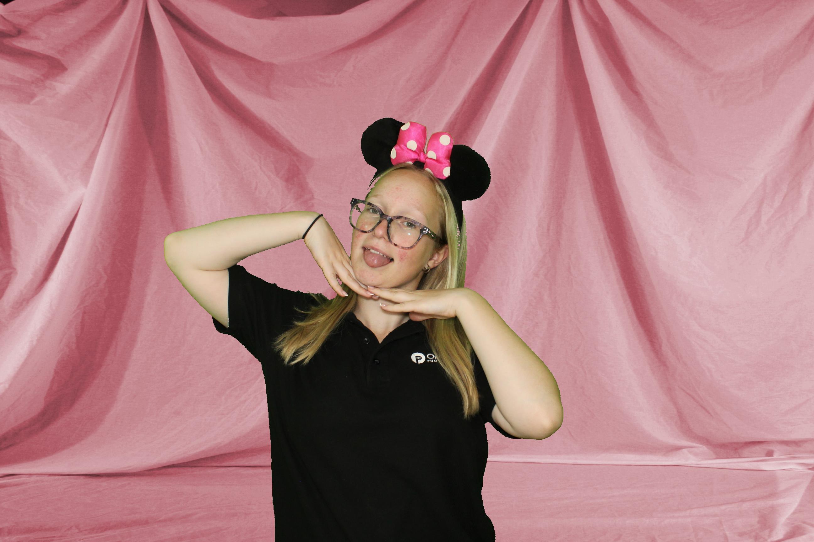 Sam & Ellie | View more photos from the event at gallery.omegaphotobooths.co.uk/u/Omega-Photobooths/Sam-Ellie