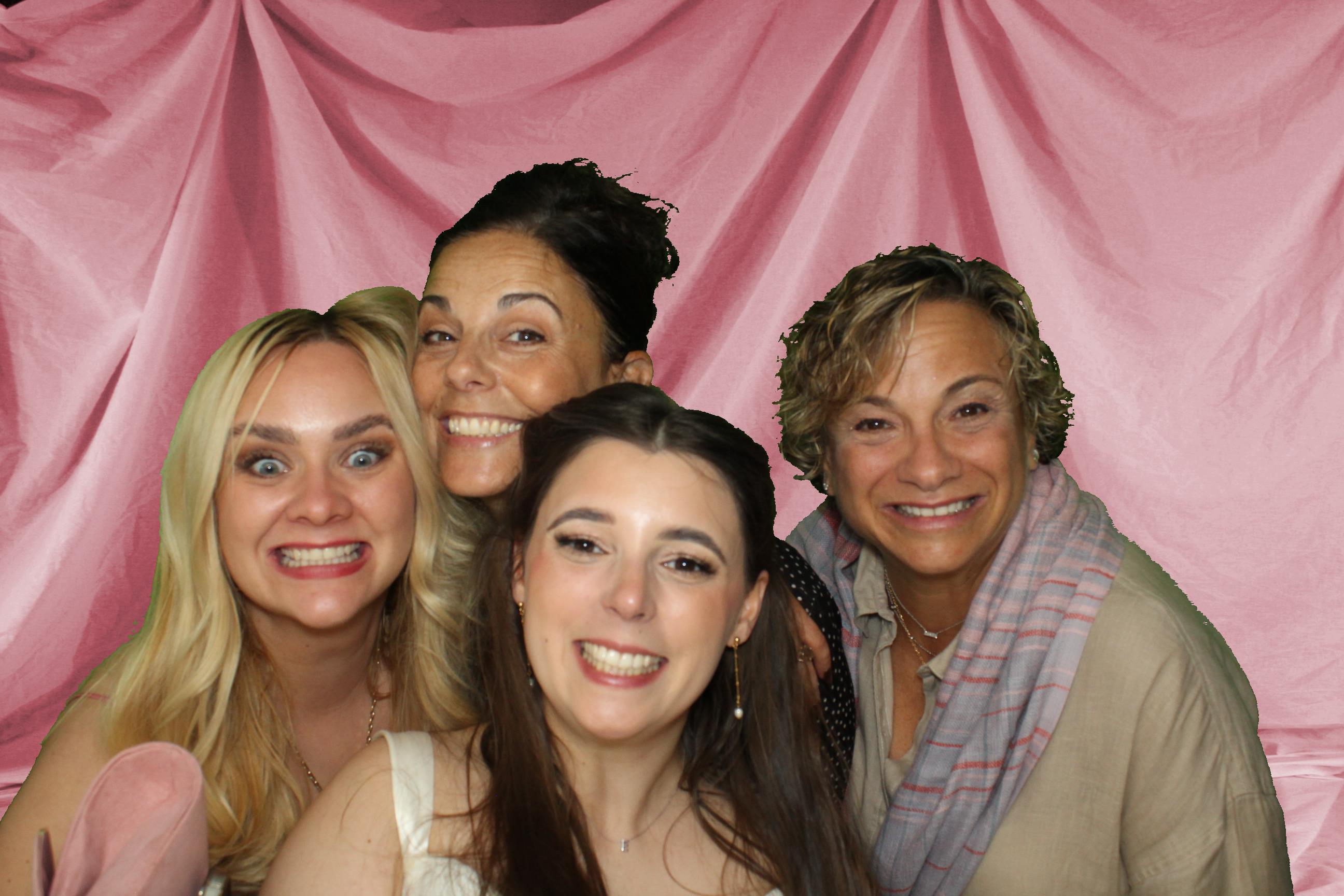 Sam & Ellie | View more photos from the event at gallery.omegaphotobooths.co.uk/u/Omega-Photobooths/Sam-Ellie