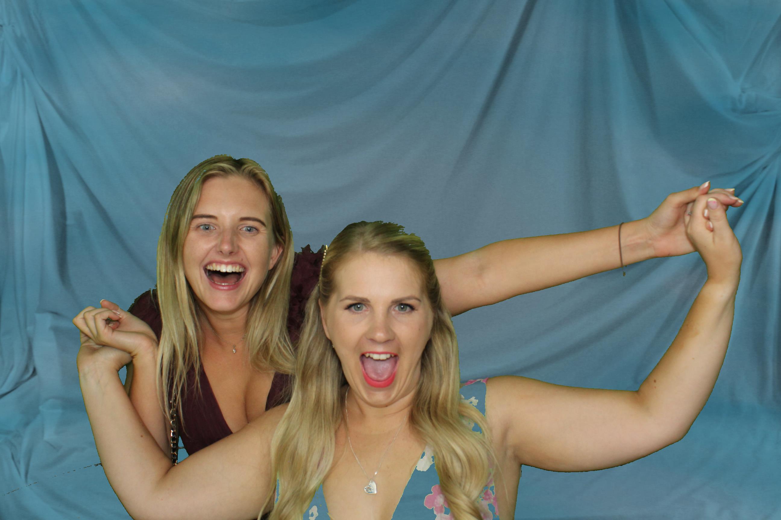 Sam & Ellie | View more photos from the event at gallery.omegaphotobooths.co.uk/u/Omega-Photobooths/Sam-Ellie