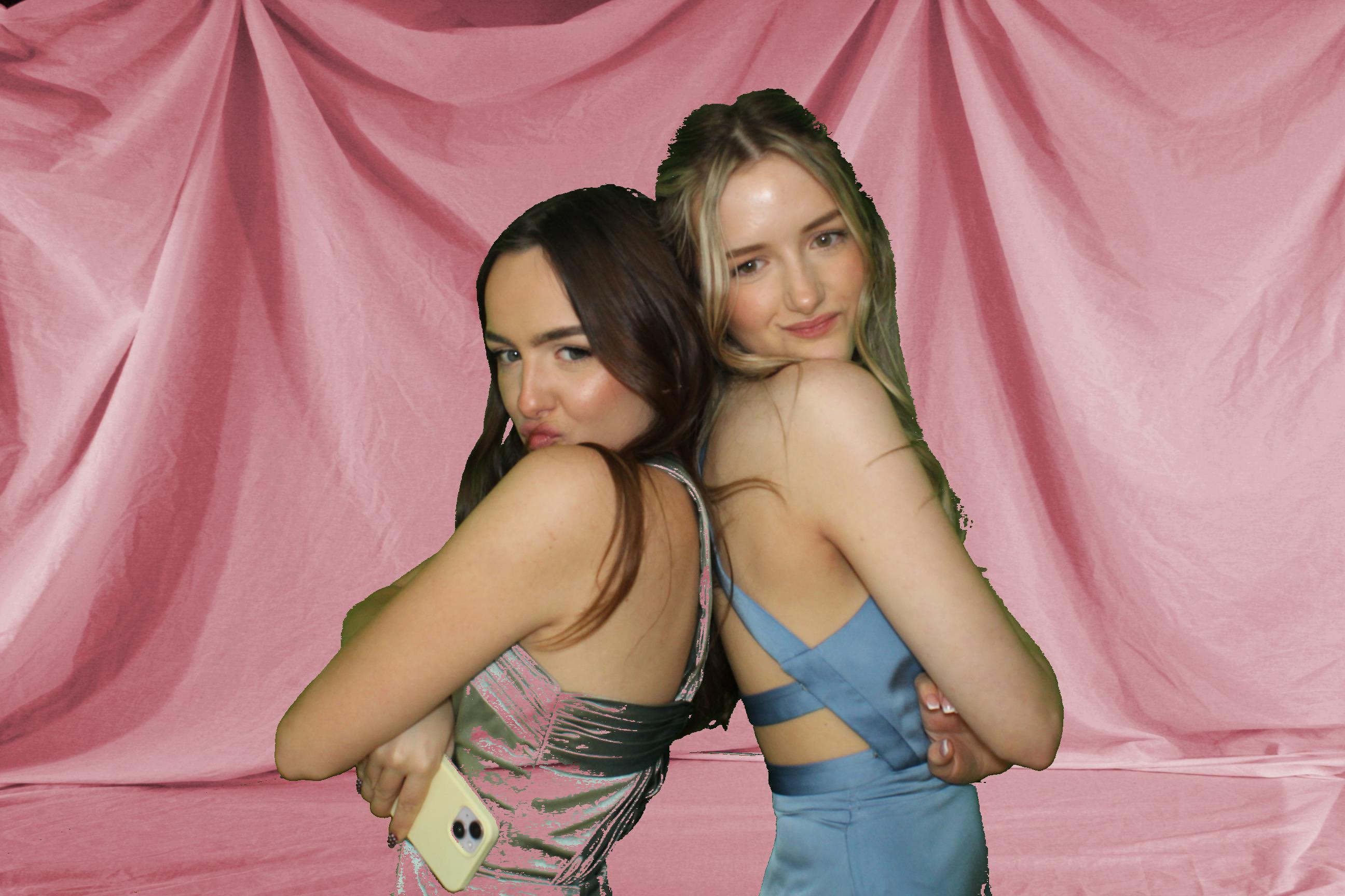 Sam & Ellie | View more photos from the event at gallery.omegaphotobooths.co.uk/u/Omega-Photobooths/Sam-Ellie