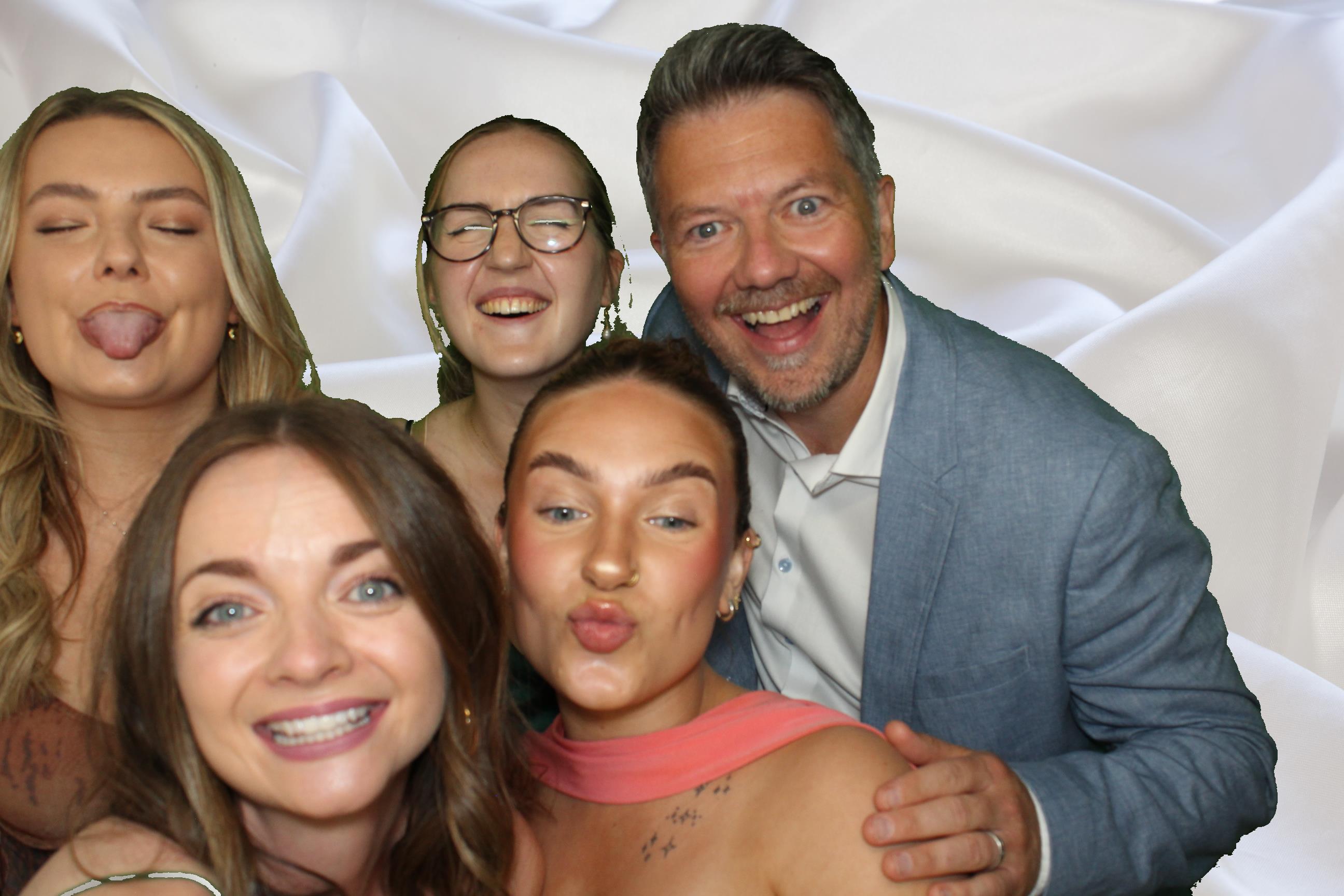 Sam & Ellie | View more photos from the event at gallery.omegaphotobooths.co.uk/u/Omega-Photobooths/Sam-Ellie