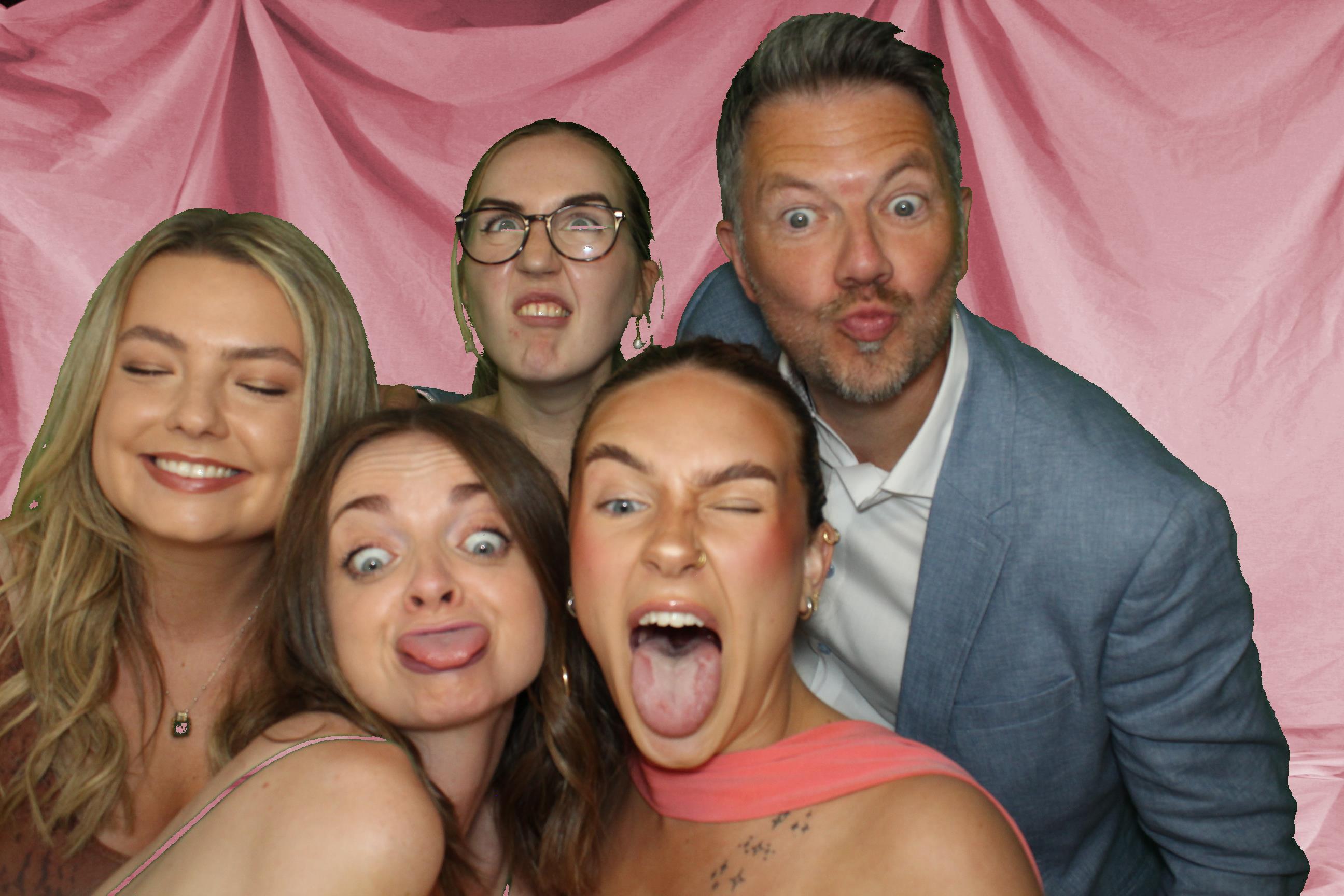 Sam & Ellie | View more photos from the event at gallery.omegaphotobooths.co.uk/u/Omega-Photobooths/Sam-Ellie