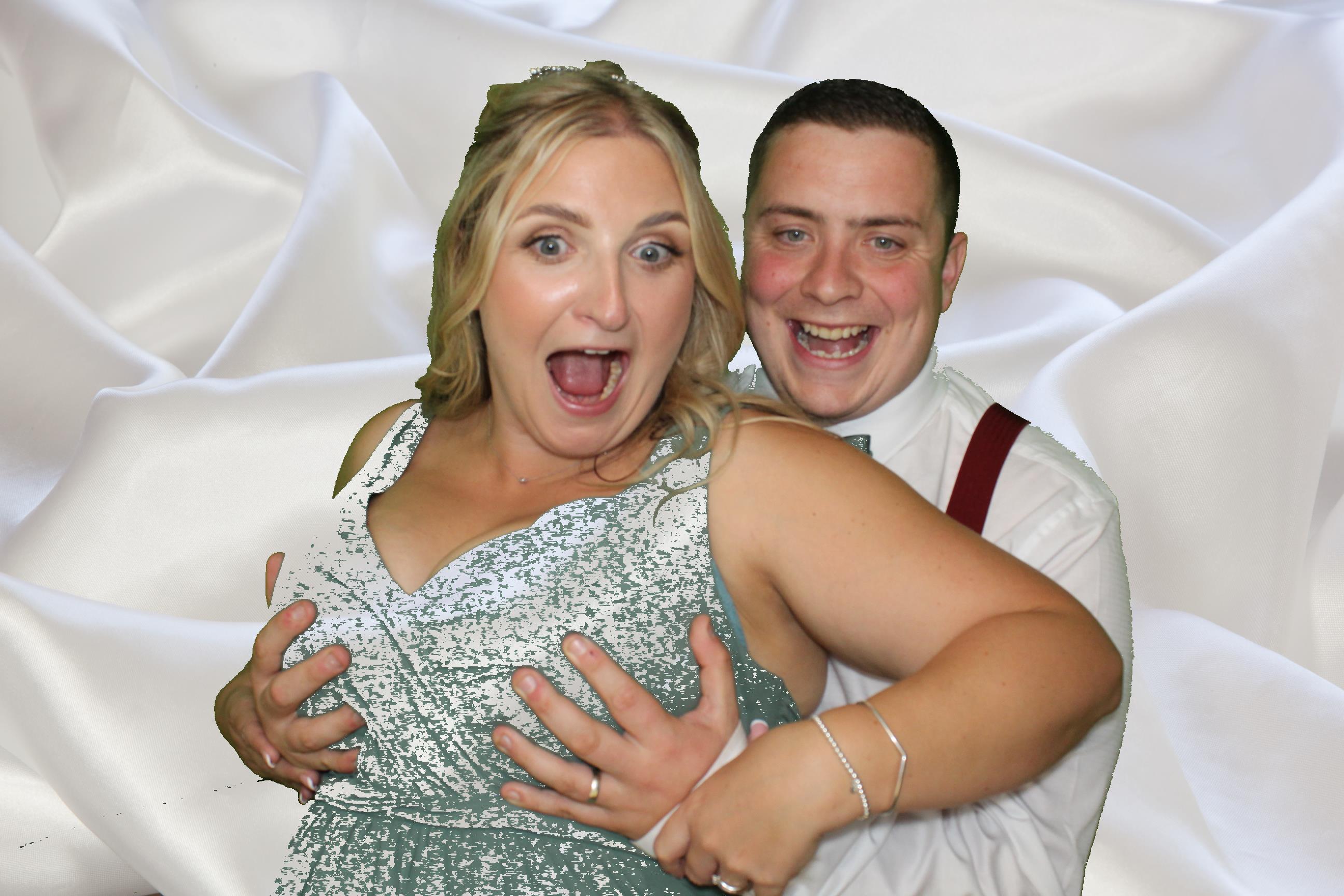 Sam & Ellie | View more photos from the event at gallery.omegaphotobooths.co.uk/u/Omega-Photobooths/Sam-Ellie