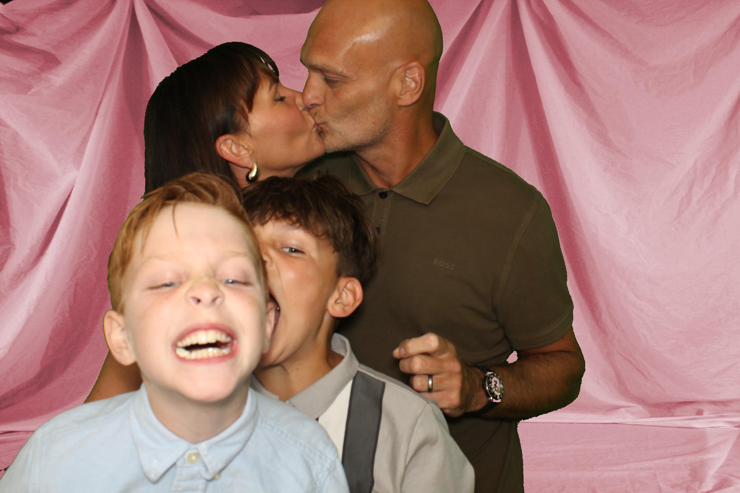 Sam & Ellie | View more photos from the event at gallery.omegaphotobooths.co.uk/u/Omega-Photobooths/Sam-Ellie