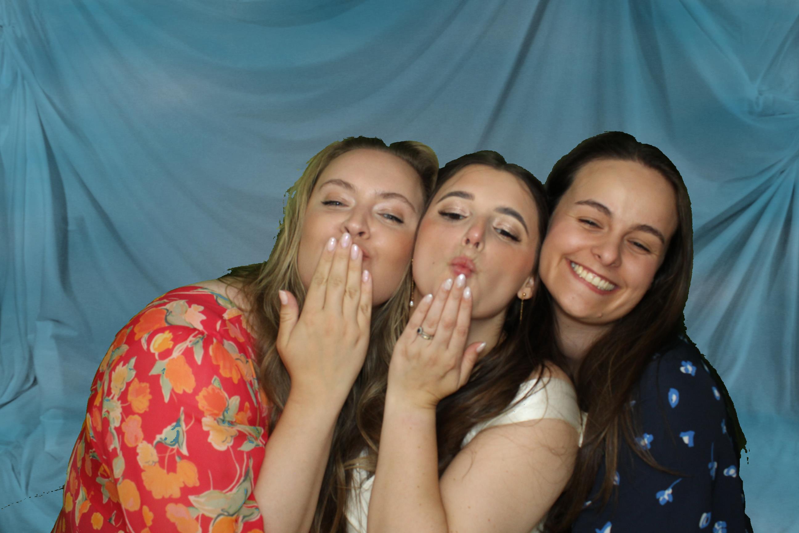 Sam & Ellie | View more photos from the event at gallery.omegaphotobooths.co.uk/u/Omega-Photobooths/Sam-Ellie