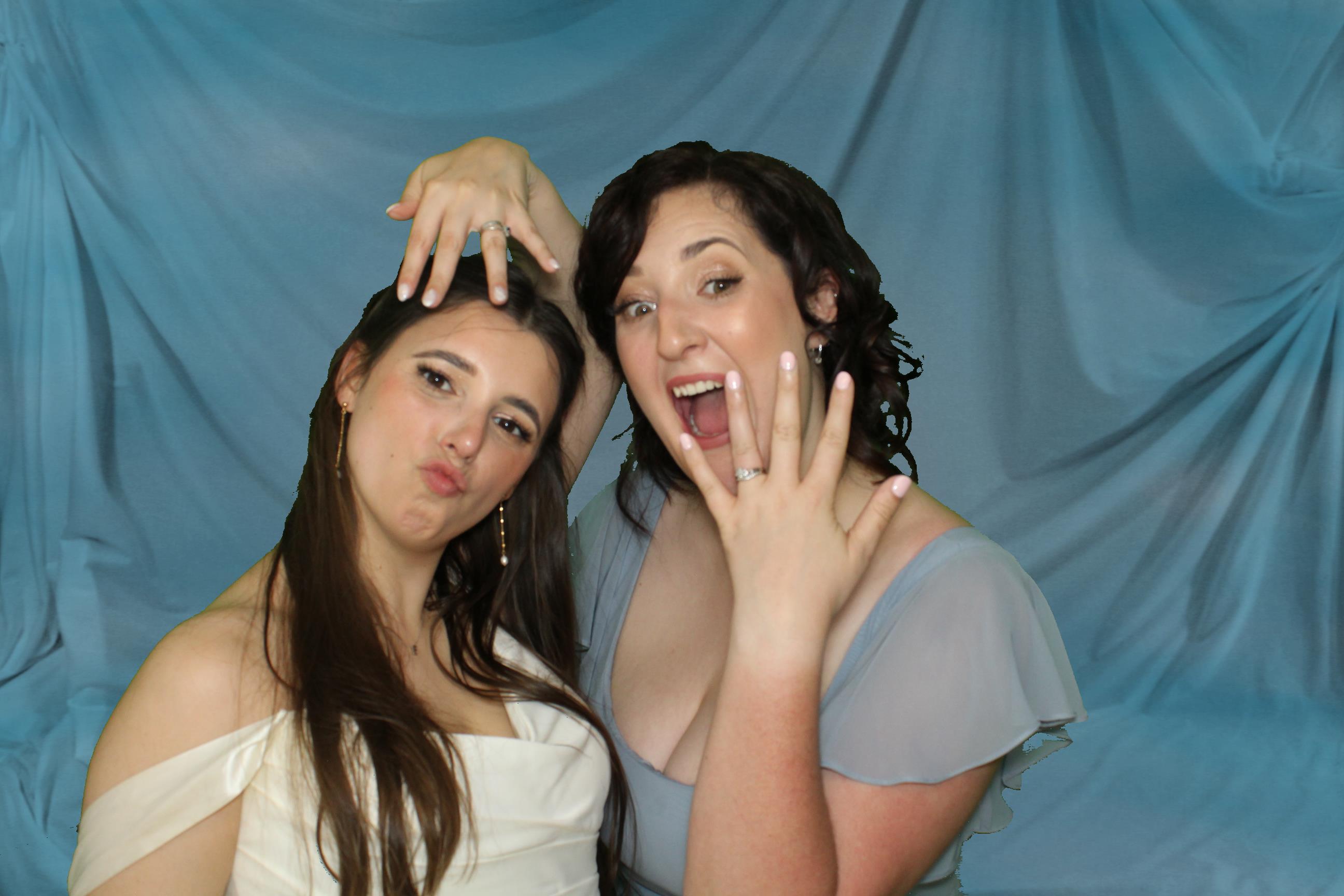 Sam & Ellie | View more photos from the event at gallery.omegaphotobooths.co.uk/u/Omega-Photobooths/Sam-Ellie