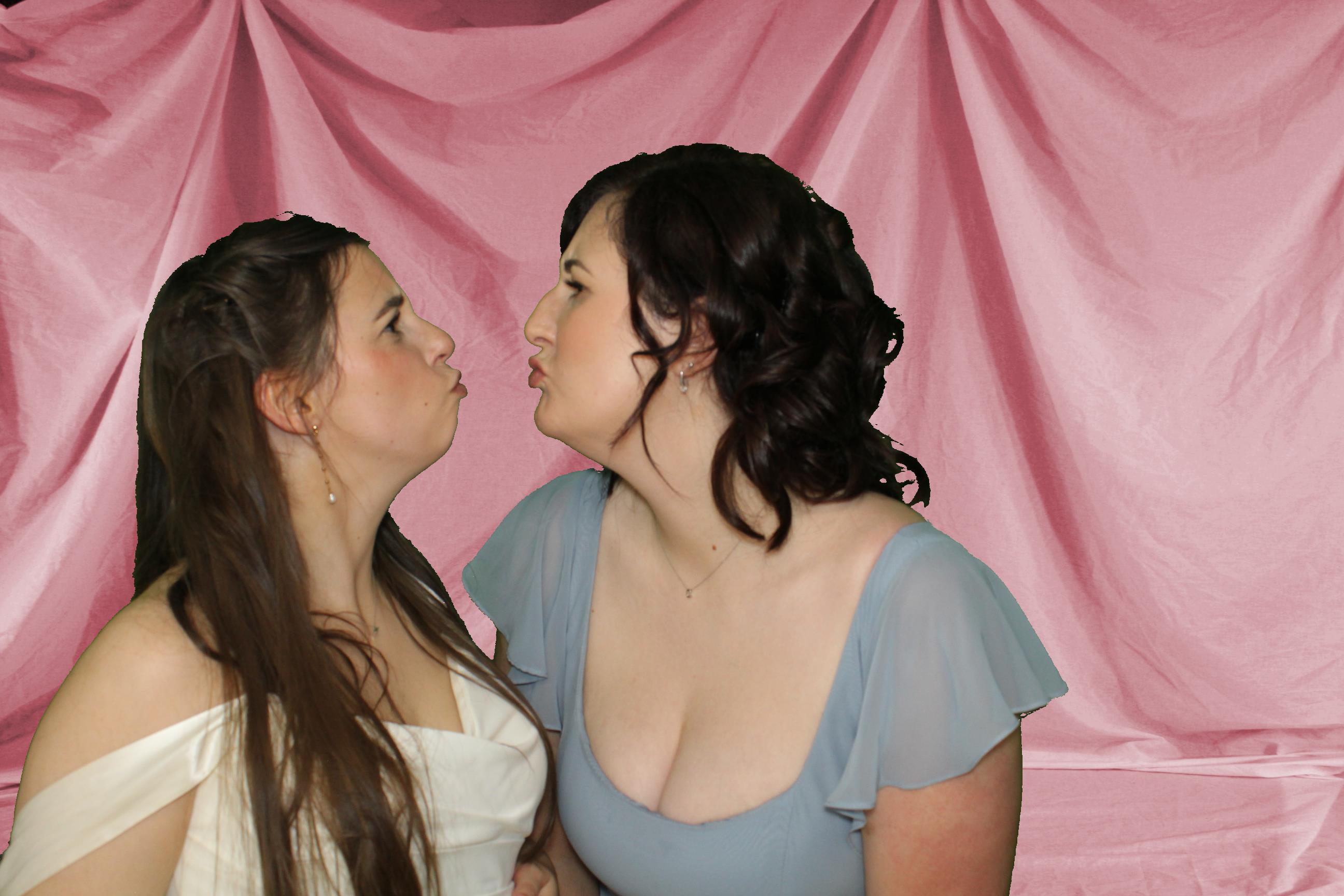 Sam & Ellie | View more photos from the event at gallery.omegaphotobooths.co.uk/u/Omega-Photobooths/Sam-Ellie