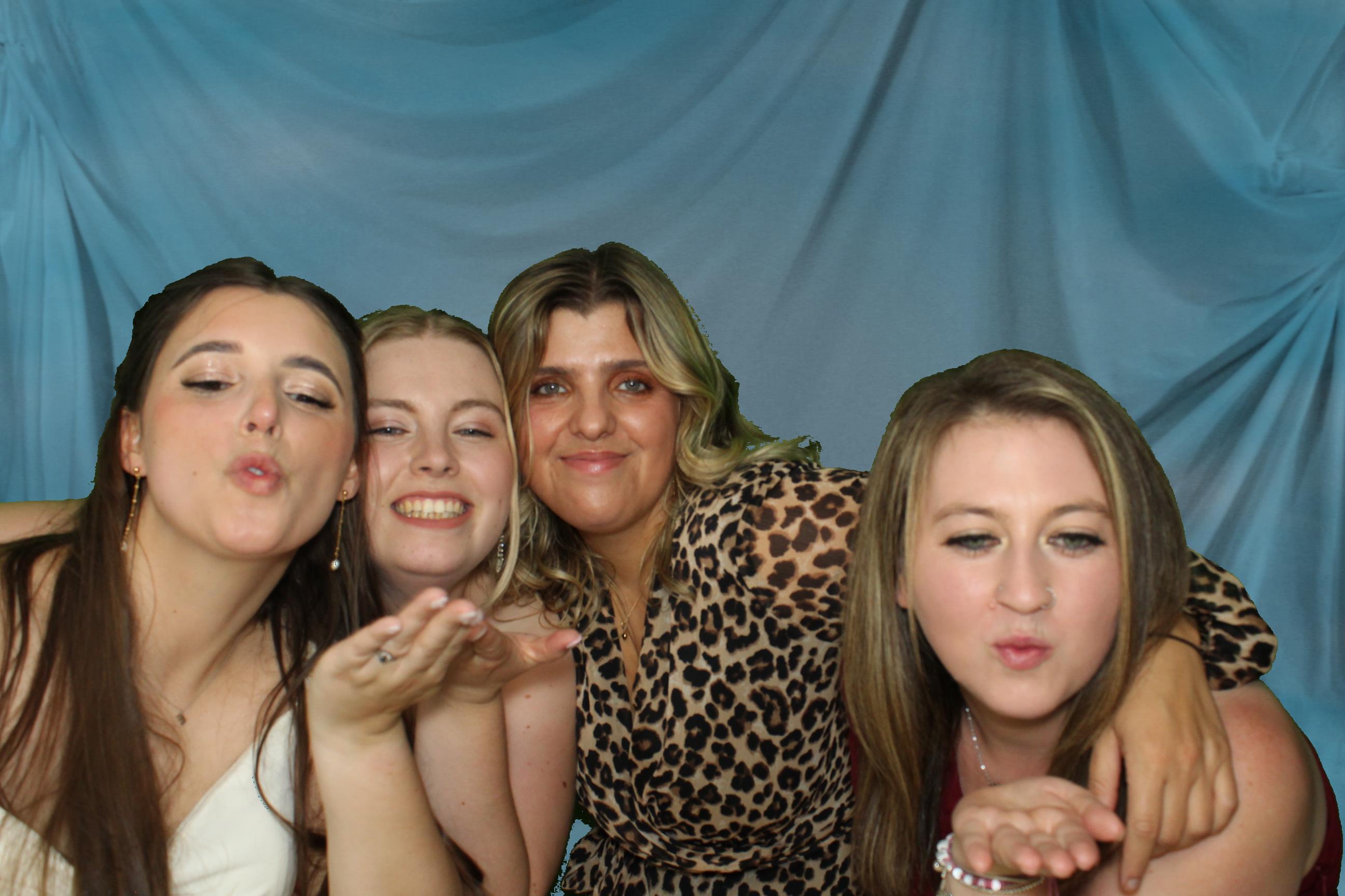 Sam & Ellie | View more photos from the event at gallery.omegaphotobooths.co.uk/u/Omega-Photobooths/Sam-Ellie