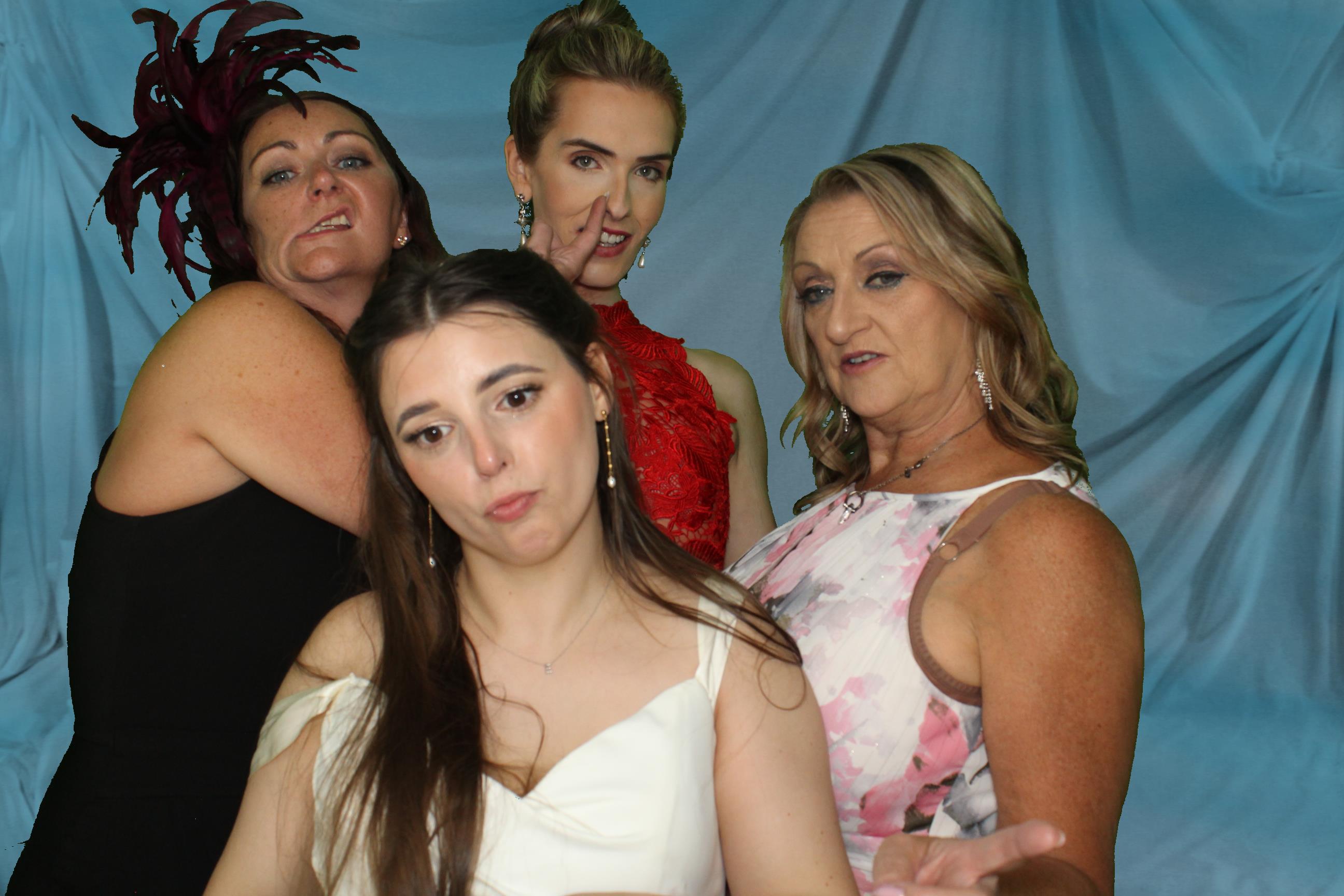 Sam & Ellie | View more photos from the event at gallery.omegaphotobooths.co.uk/u/Omega-Photobooths/Sam-Ellie