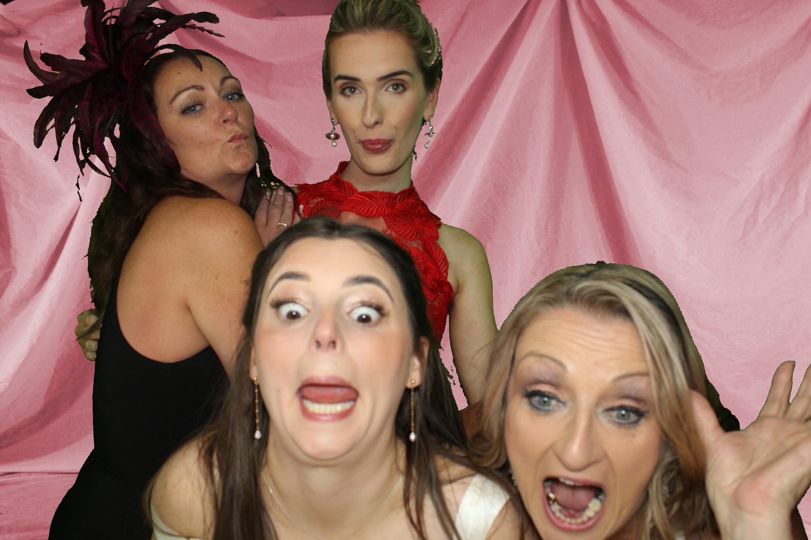 Sam & Ellie | View more photos from the event at gallery.omegaphotobooths.co.uk/u/Omega-Photobooths/Sam-Ellie