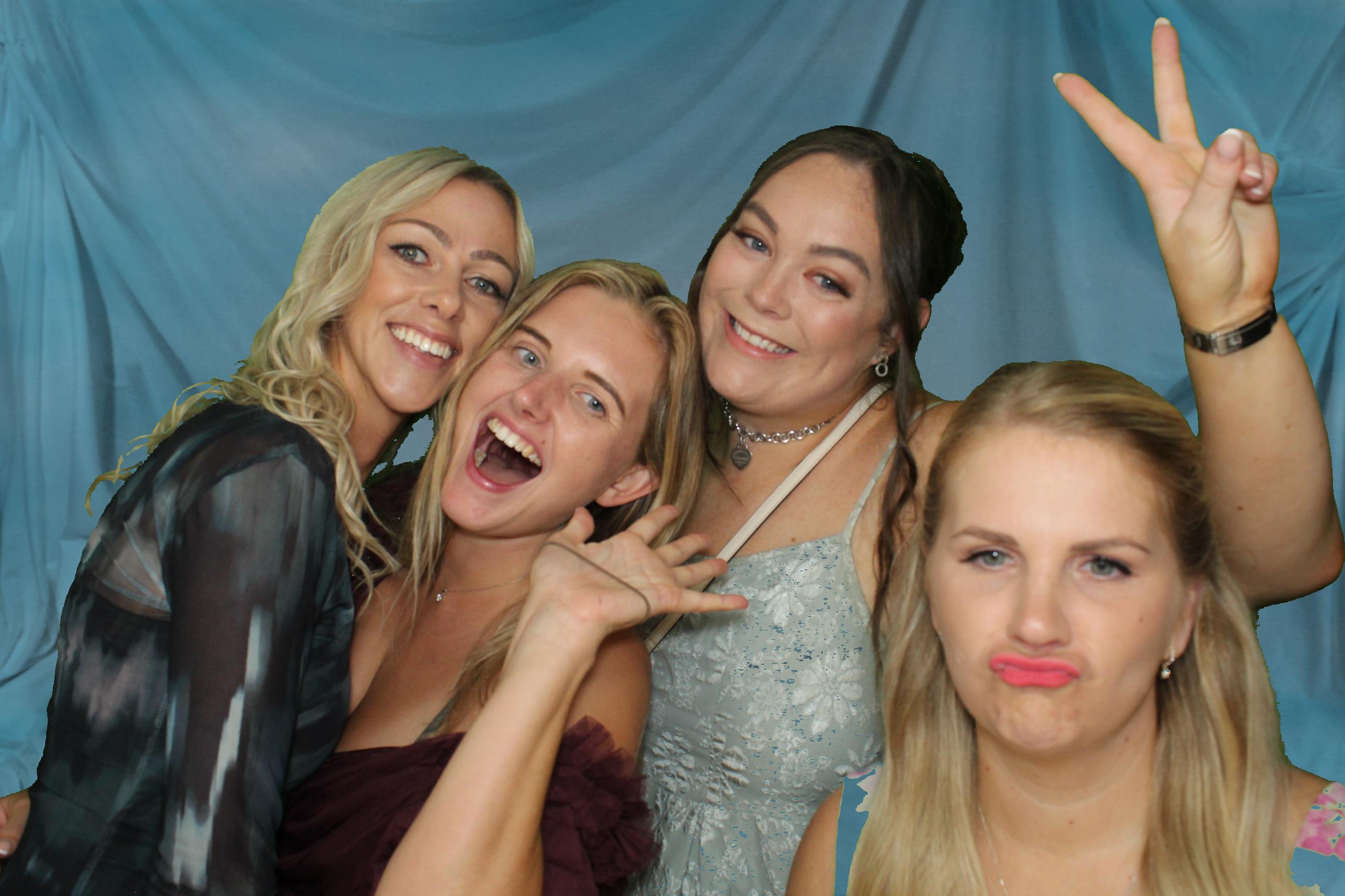 Sam & Ellie | View more photos from the event at gallery.omegaphotobooths.co.uk/u/Omega-Photobooths/Sam-Ellie