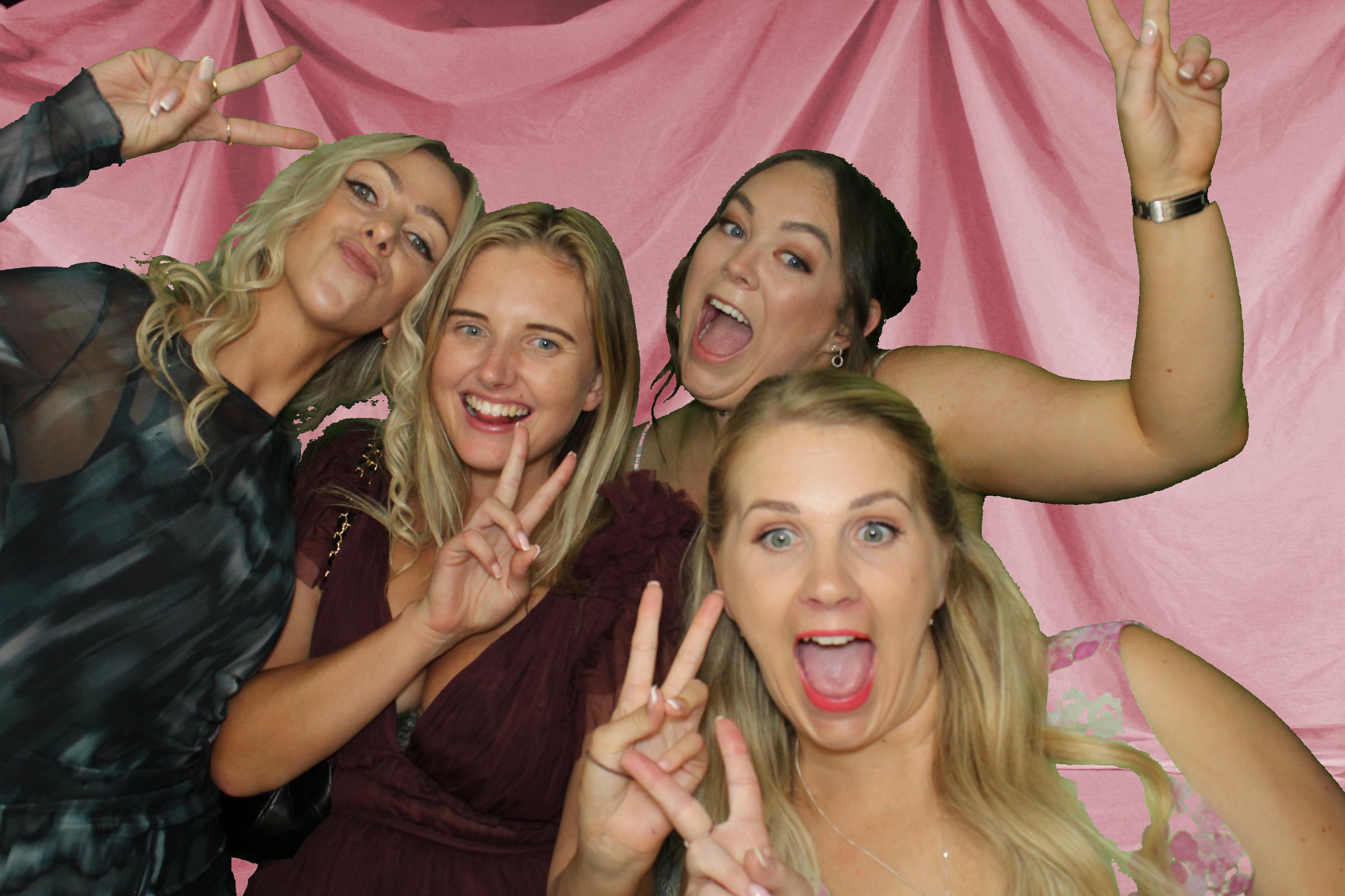Sam & Ellie | View more photos from the event at gallery.omegaphotobooths.co.uk/u/Omega-Photobooths/Sam-Ellie