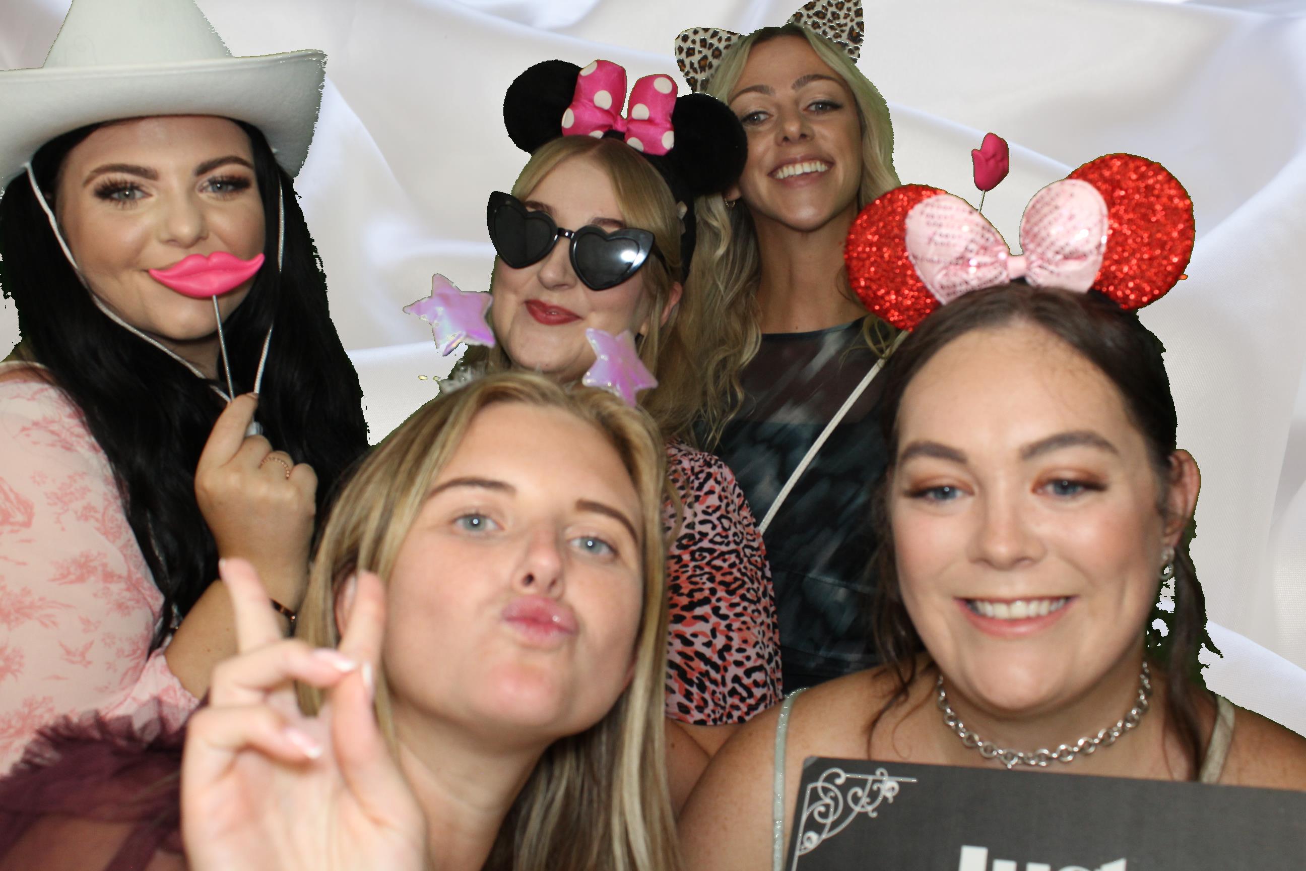 Sam & Ellie | View more photos from the event at gallery.omegaphotobooths.co.uk/u/Omega-Photobooths/Sam-Ellie