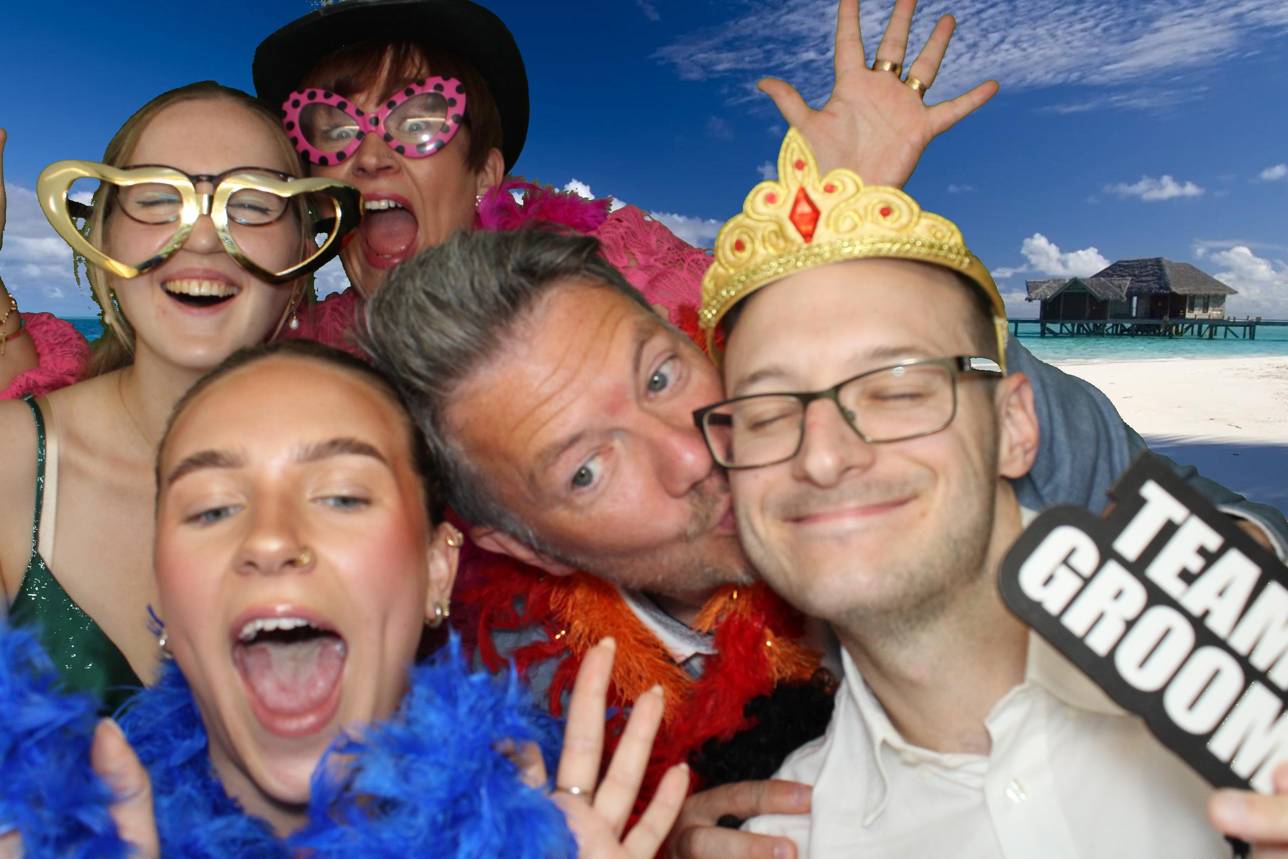 Sam & Ellie | View more photos from the event at gallery.omegaphotobooths.co.uk/u/Omega-Photobooths/Sam-Ellie