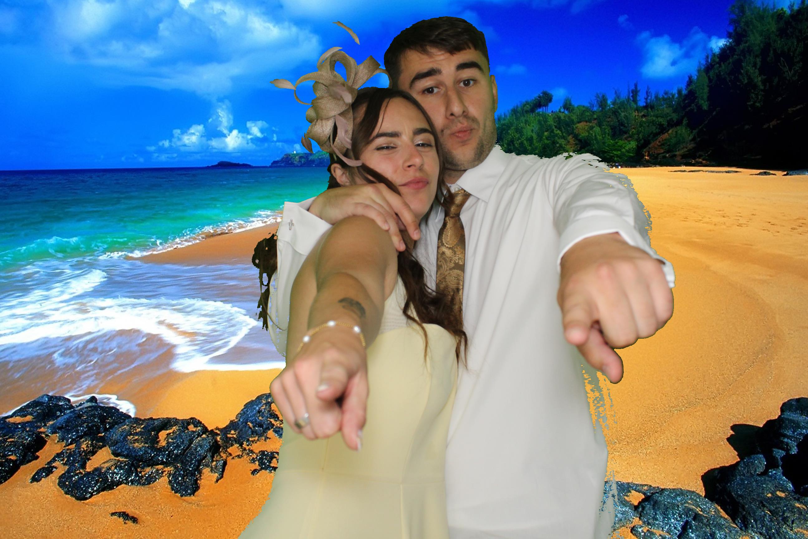 Sam & Ellie | View more photos from the event at gallery.omegaphotobooths.co.uk/u/Omega-Photobooths/Sam-Ellie