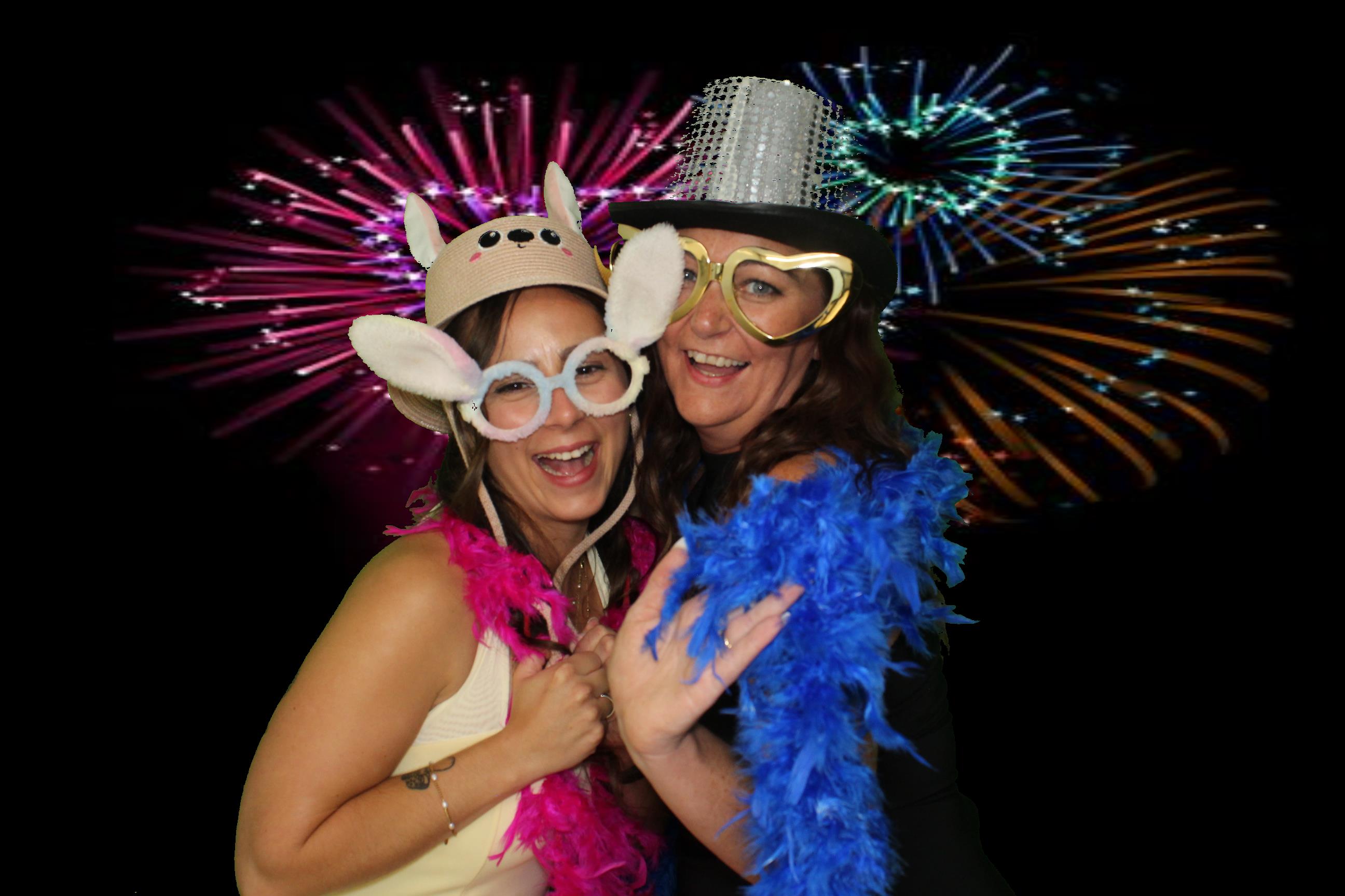 Sam & Ellie | View more photos from the event at gallery.omegaphotobooths.co.uk/u/Omega-Photobooths/Sam-Ellie