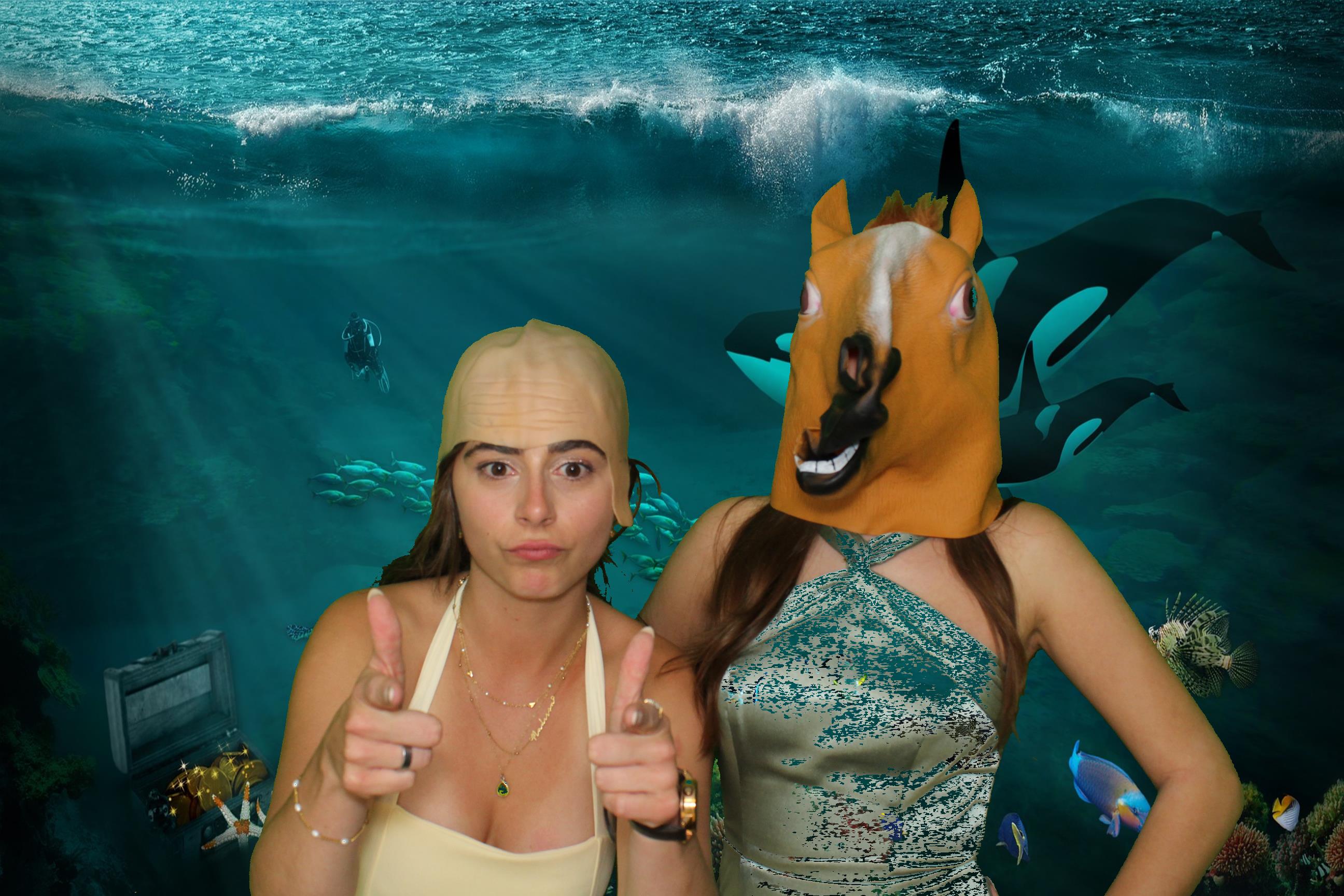 Sam & Ellie | View more photos from the event at gallery.omegaphotobooths.co.uk/u/Omega-Photobooths/Sam-Ellie