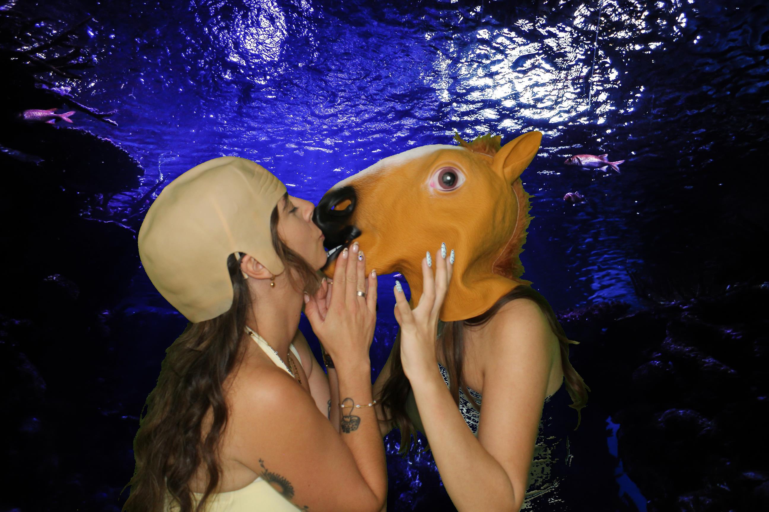Sam & Ellie | View more photos from the event at gallery.omegaphotobooths.co.uk/u/Omega-Photobooths/Sam-Ellie