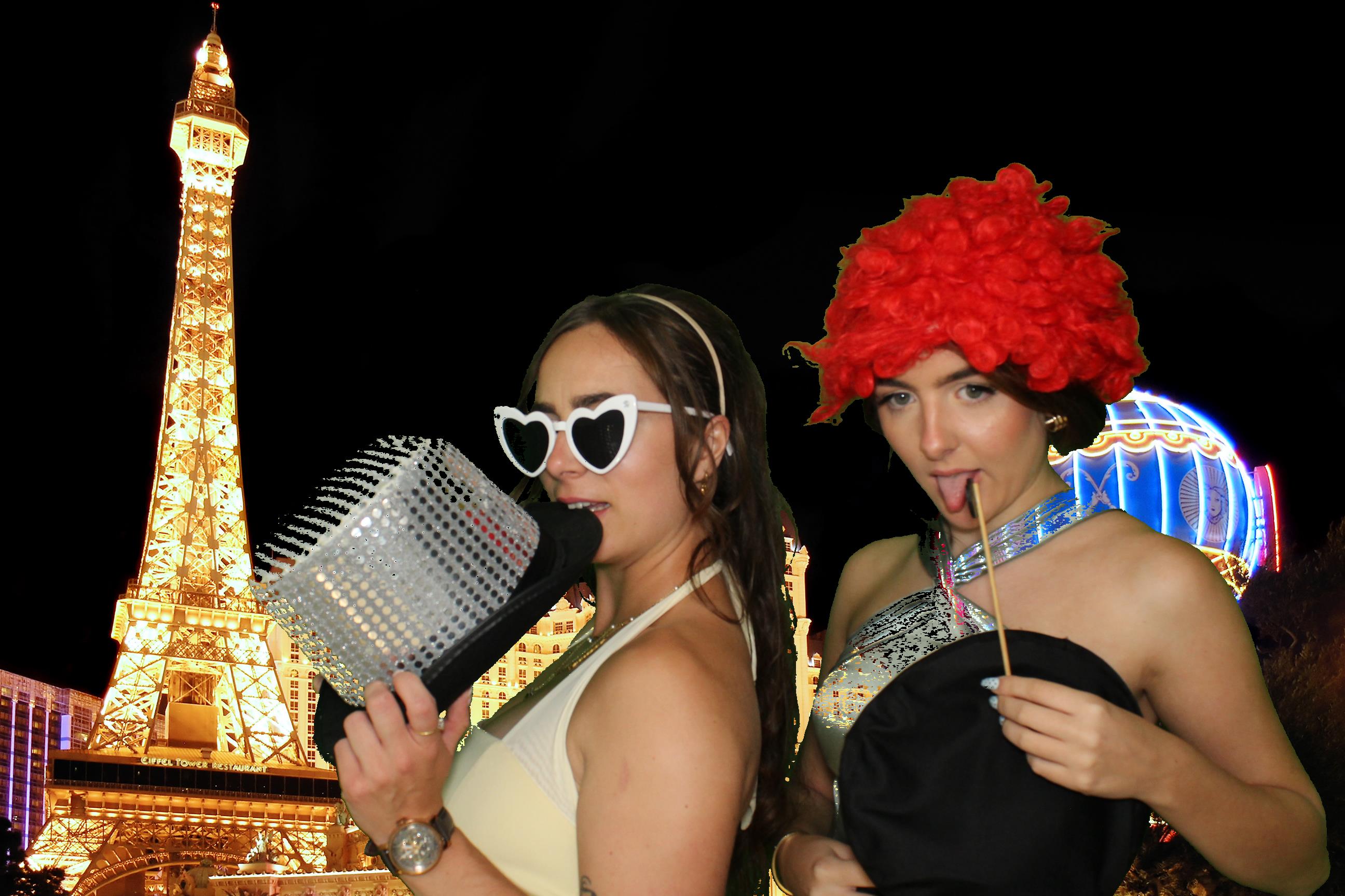 Sam & Ellie | View more photos from the event at gallery.omegaphotobooths.co.uk/u/Omega-Photobooths/Sam-Ellie