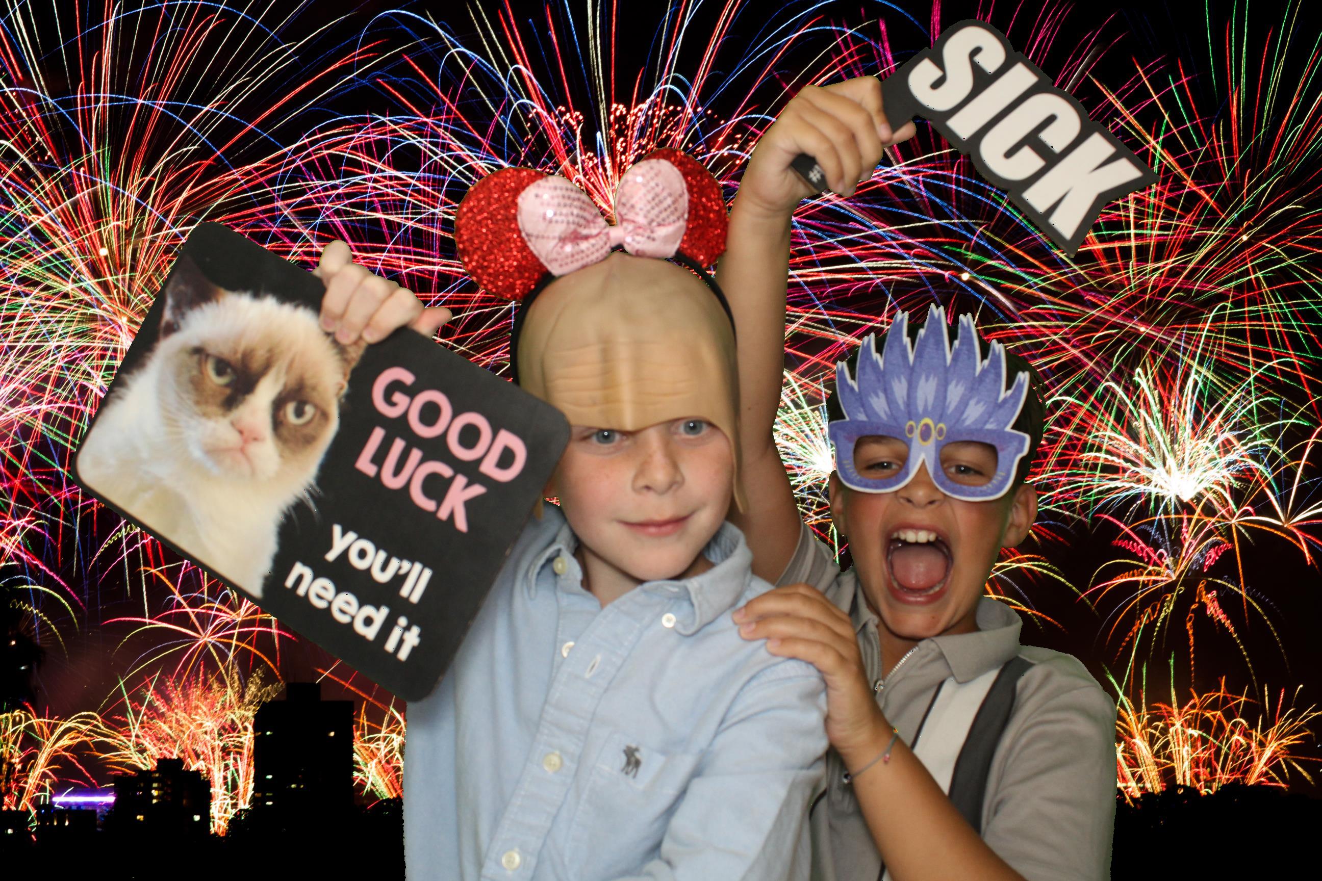 Sam & Ellie | View more photos from the event at gallery.omegaphotobooths.co.uk/u/Omega-Photobooths/Sam-Ellie