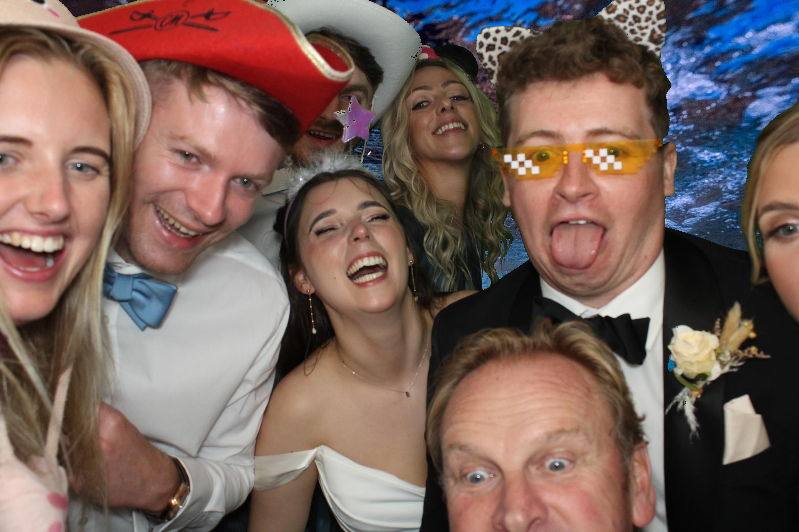 Sam & Ellie | View more photos from the event at gallery.omegaphotobooths.co.uk/u/Omega-Photobooths/Sam-Ellie