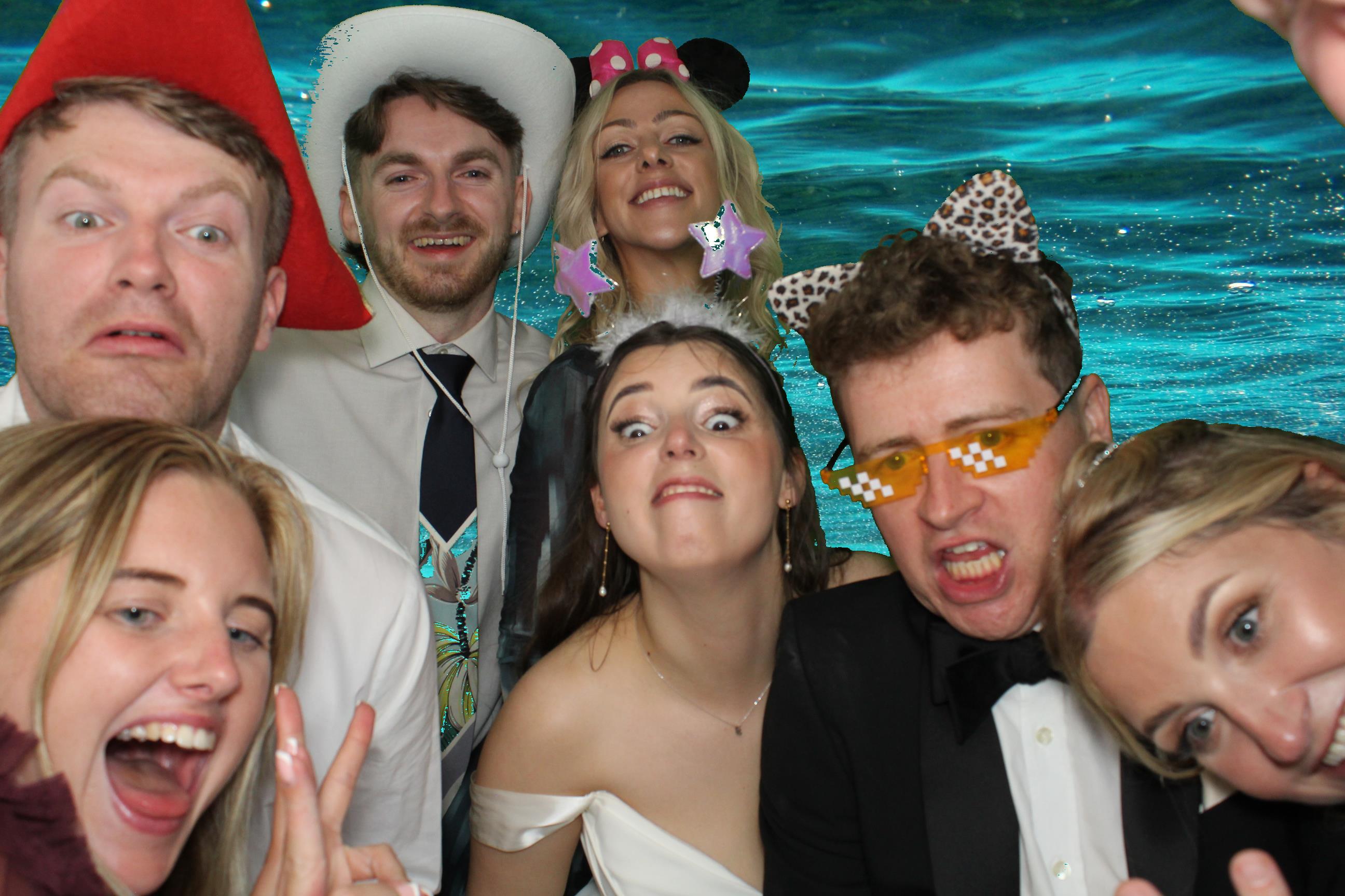 Sam & Ellie | View more photos from the event at gallery.omegaphotobooths.co.uk/u/Omega-Photobooths/Sam-Ellie