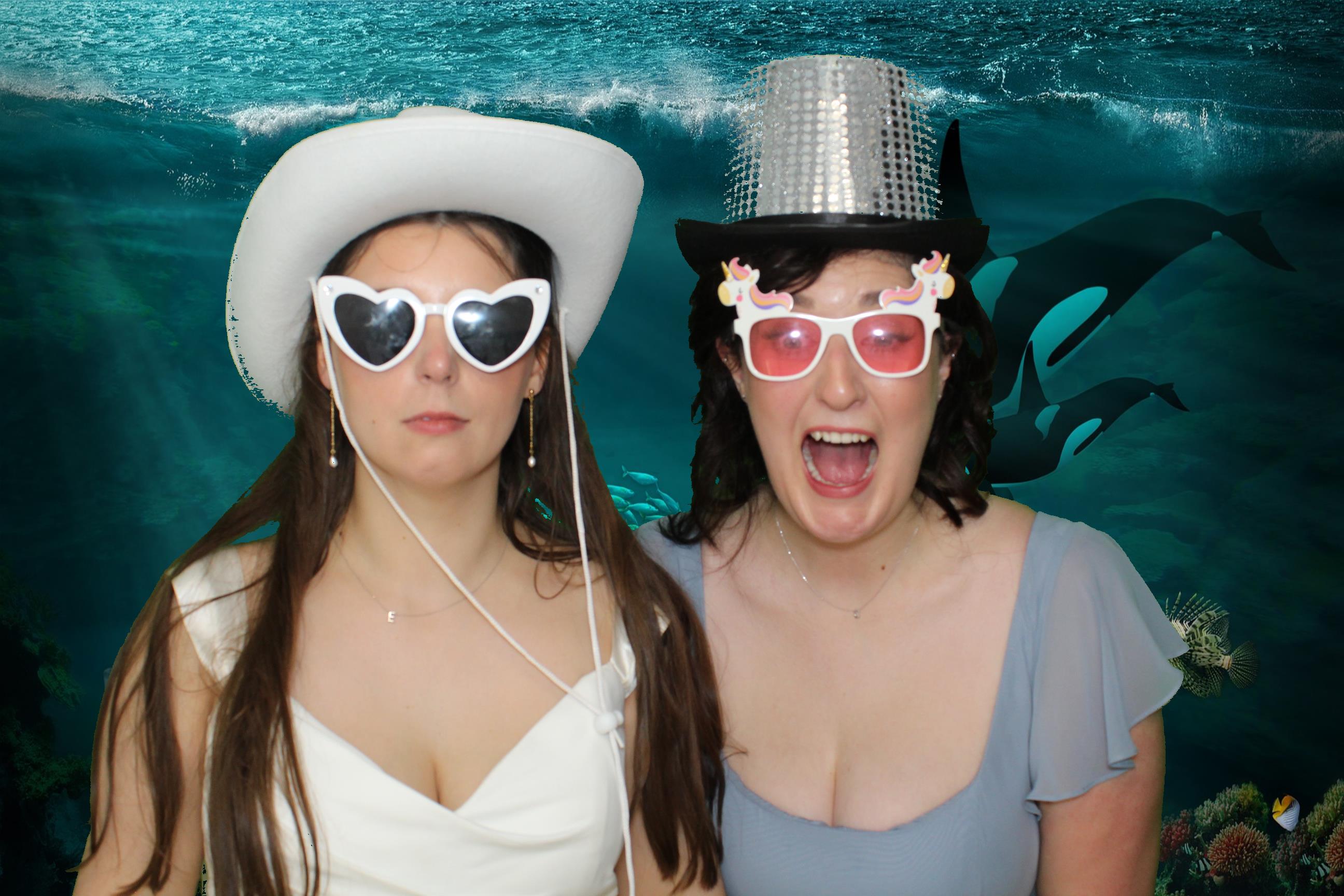 Sam & Ellie | View more photos from the event at gallery.omegaphotobooths.co.uk/u/Omega-Photobooths/Sam-Ellie