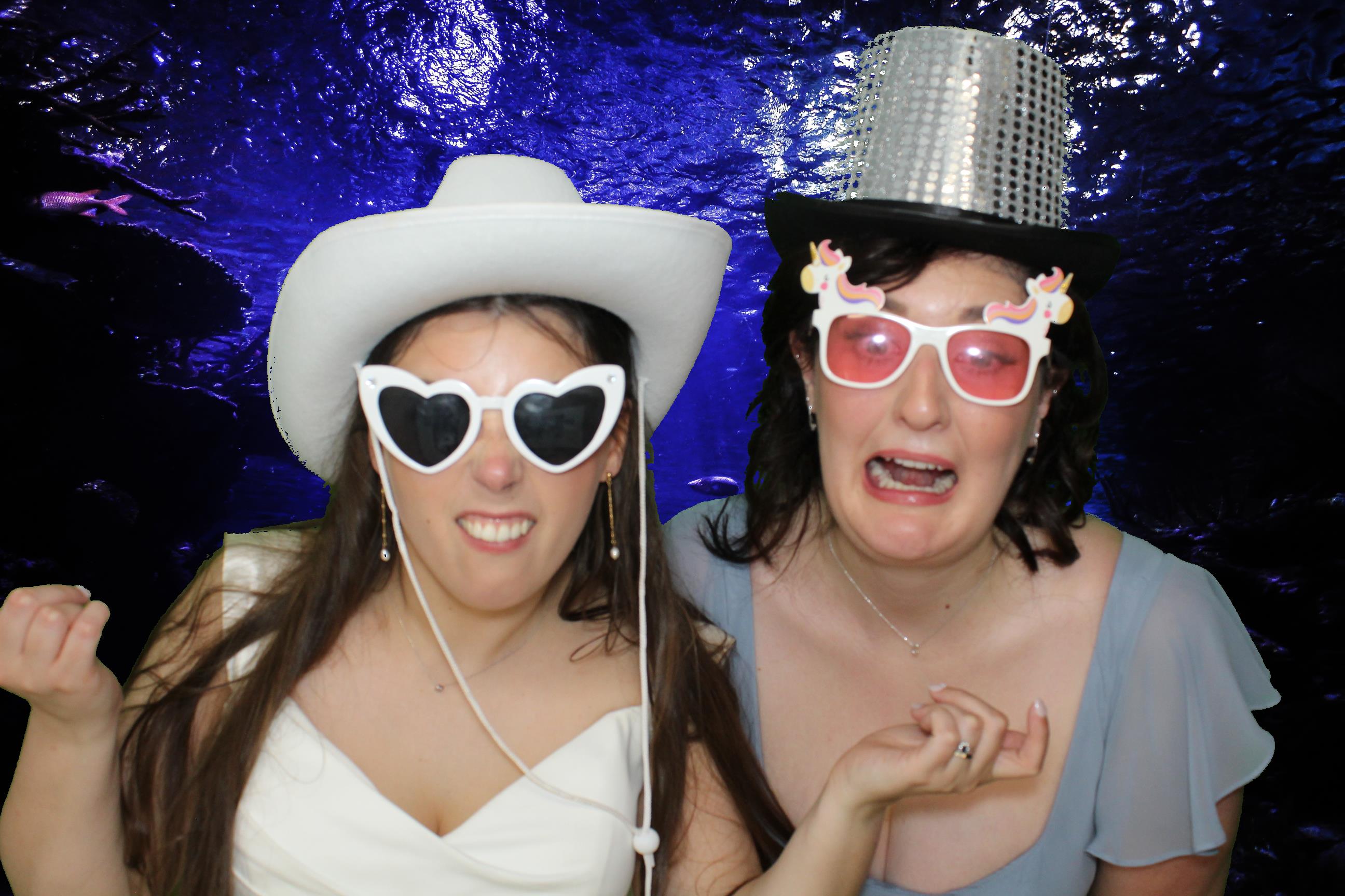 Sam & Ellie | View more photos from the event at gallery.omegaphotobooths.co.uk/u/Omega-Photobooths/Sam-Ellie