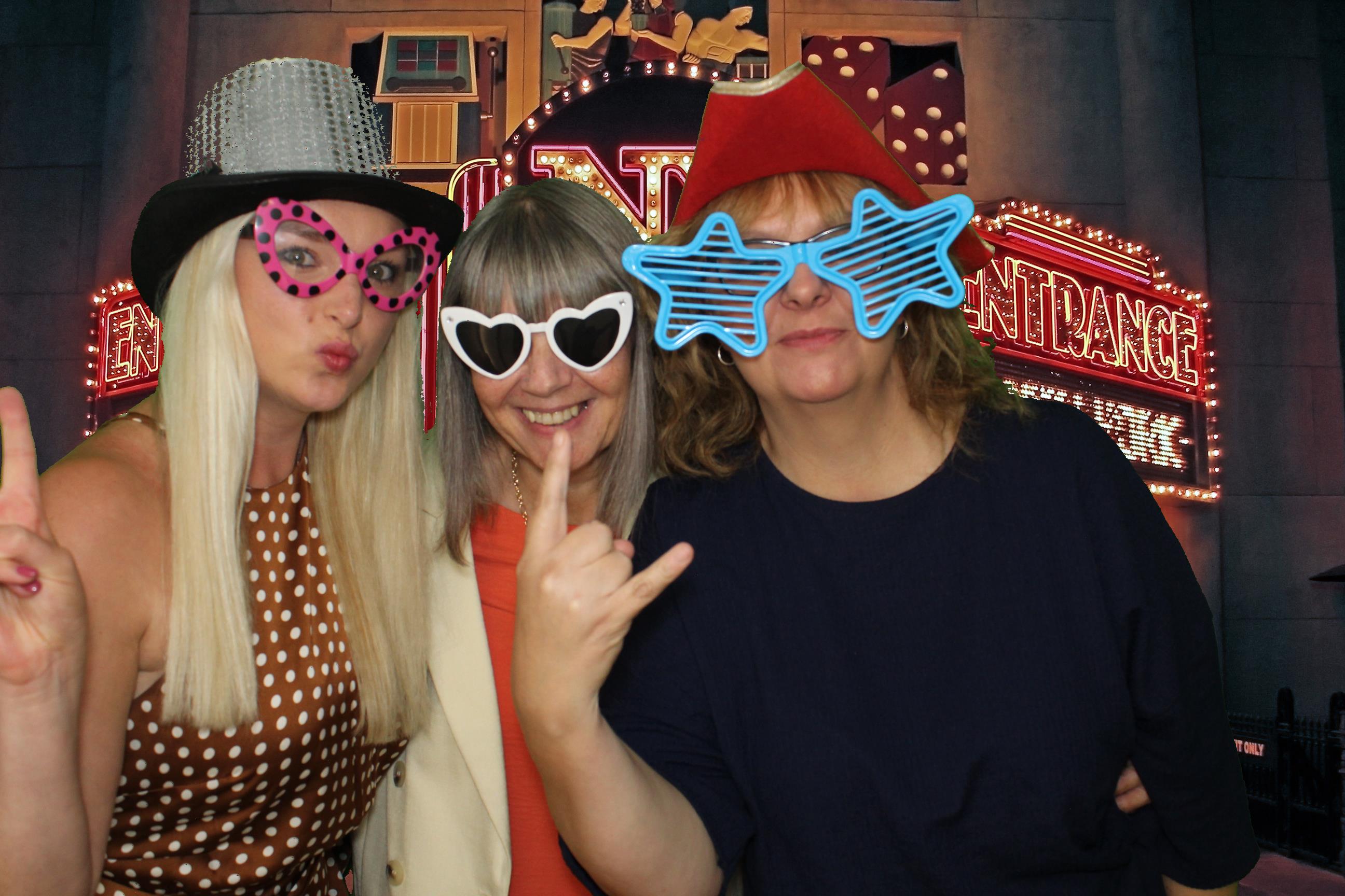 Sam & Ellie | View more photos from the event at gallery.omegaphotobooths.co.uk/u/Omega-Photobooths/Sam-Ellie