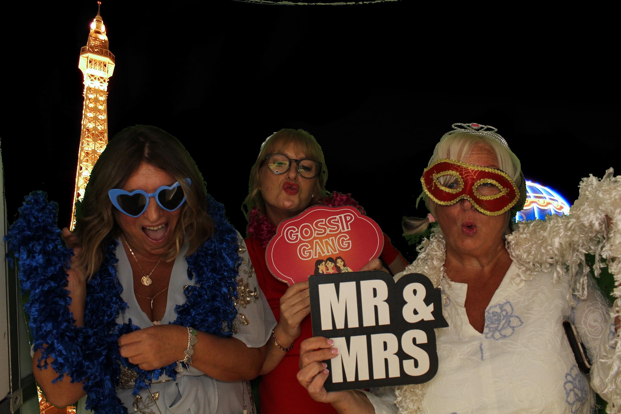 Sarah & James Wedding | View more photos from the event at gallery.omegaphotobooths.co.uk/u/Omega-Photobooths/Sarah-James-Wedding