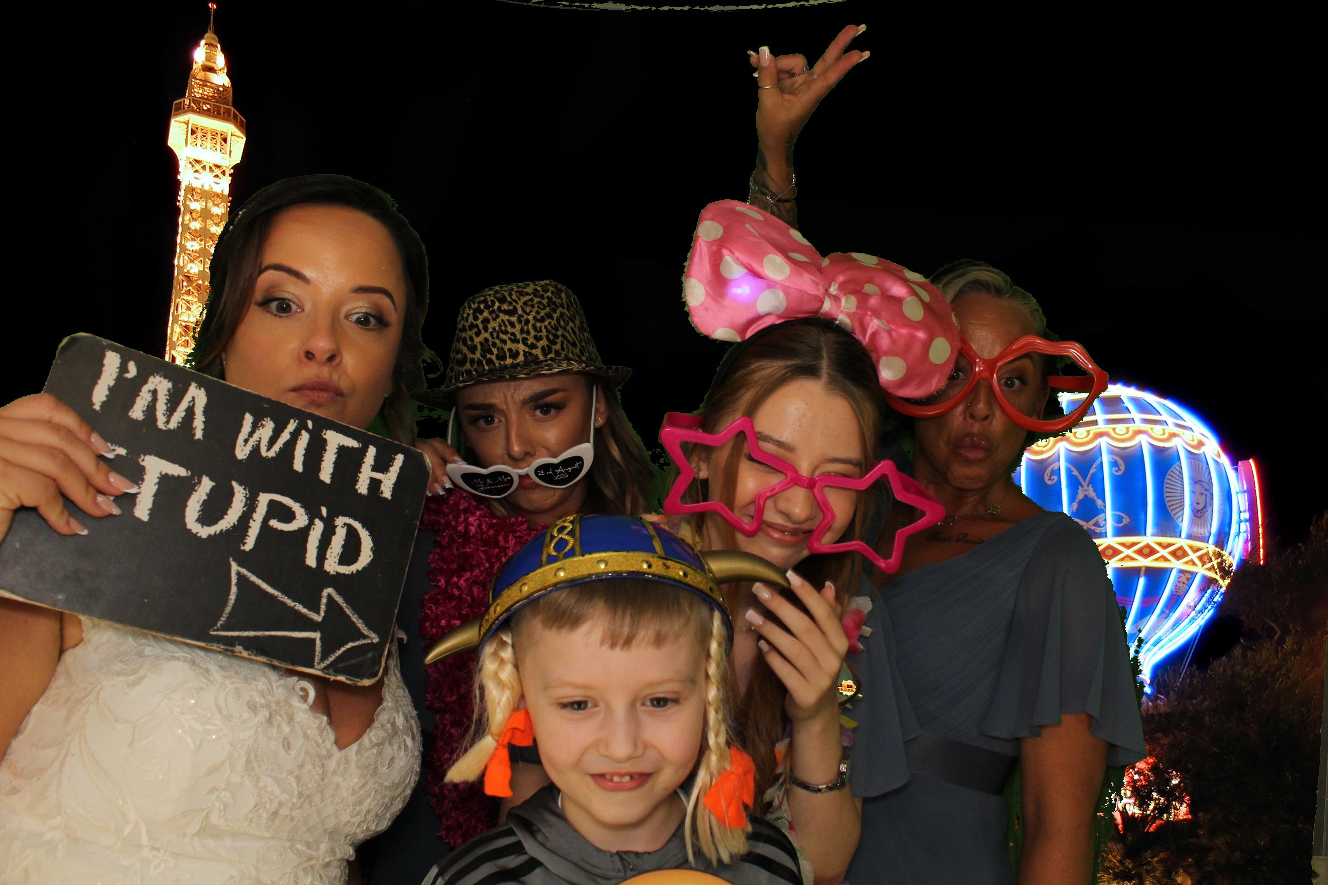 Sarah & James Wedding | View more photos from the event at gallery.omegaphotobooths.co.uk/u/Omega-Photobooths/Sarah-James-Wedding