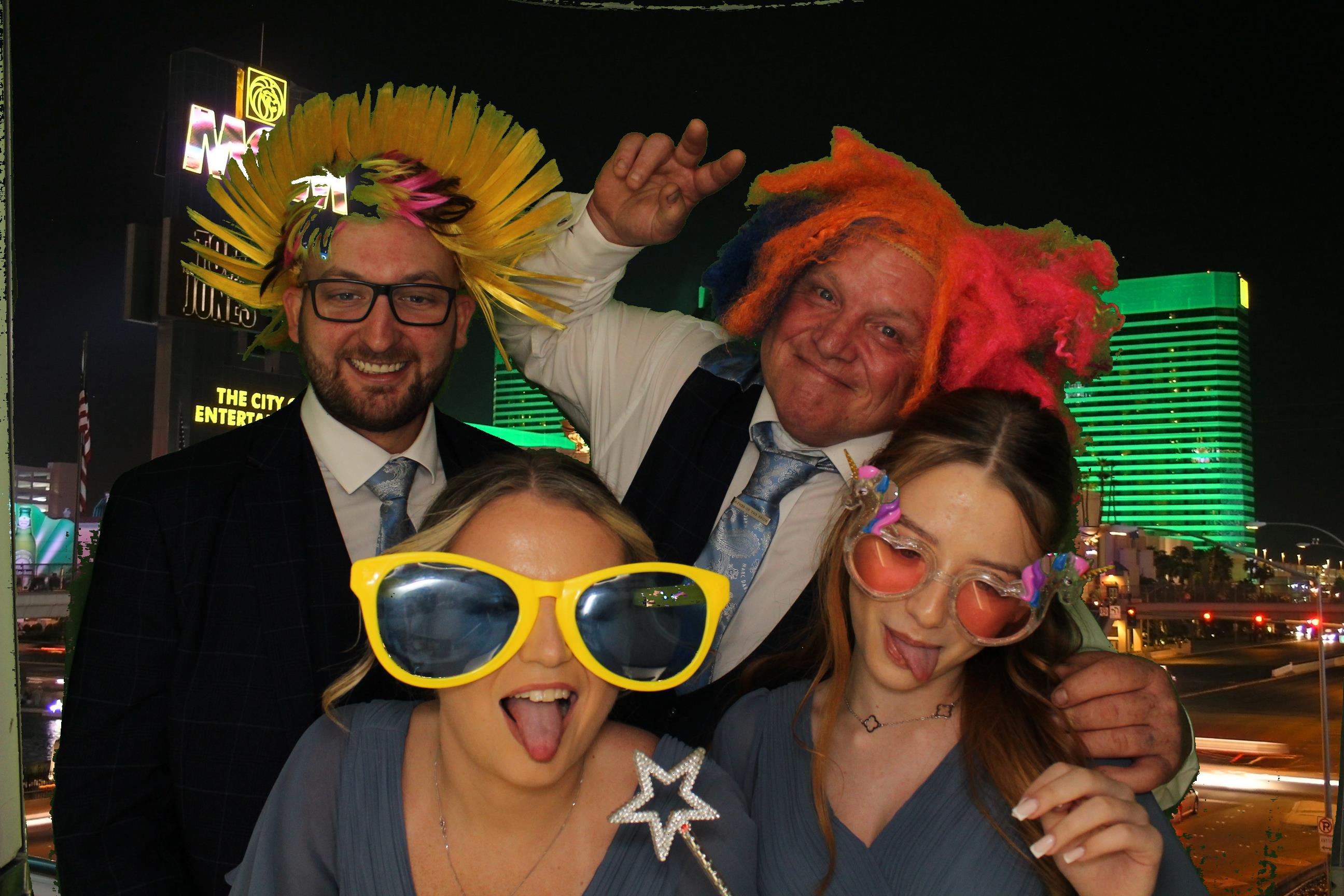 Sarah & James Wedding | View more photos from the event at gallery.omegaphotobooths.co.uk/u/Omega-Photobooths/Sarah-James-Wedding