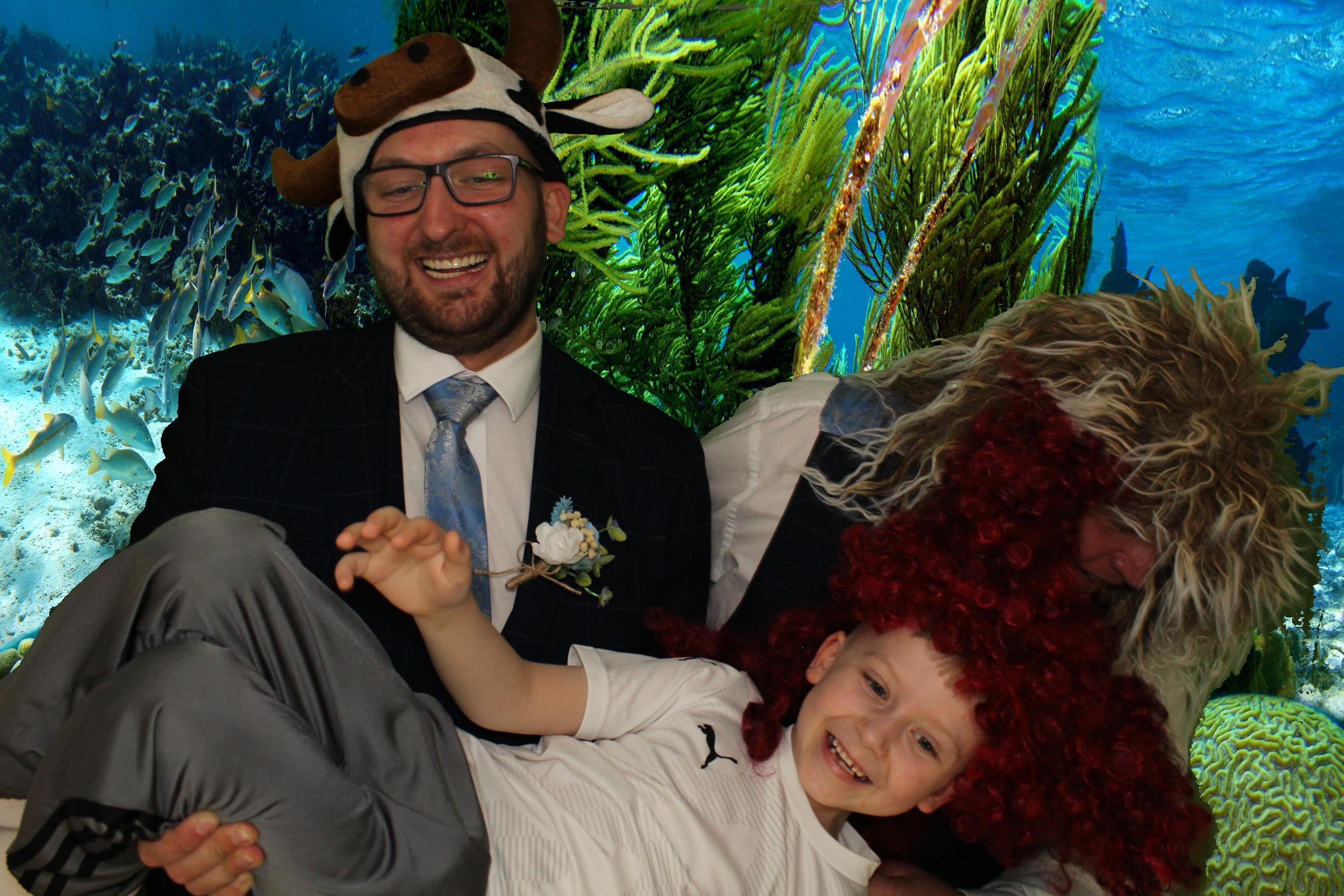 Sarah & James Wedding | View more photos from the event at gallery.omegaphotobooths.co.uk/u/Omega-Photobooths/Sarah-James-Wedding