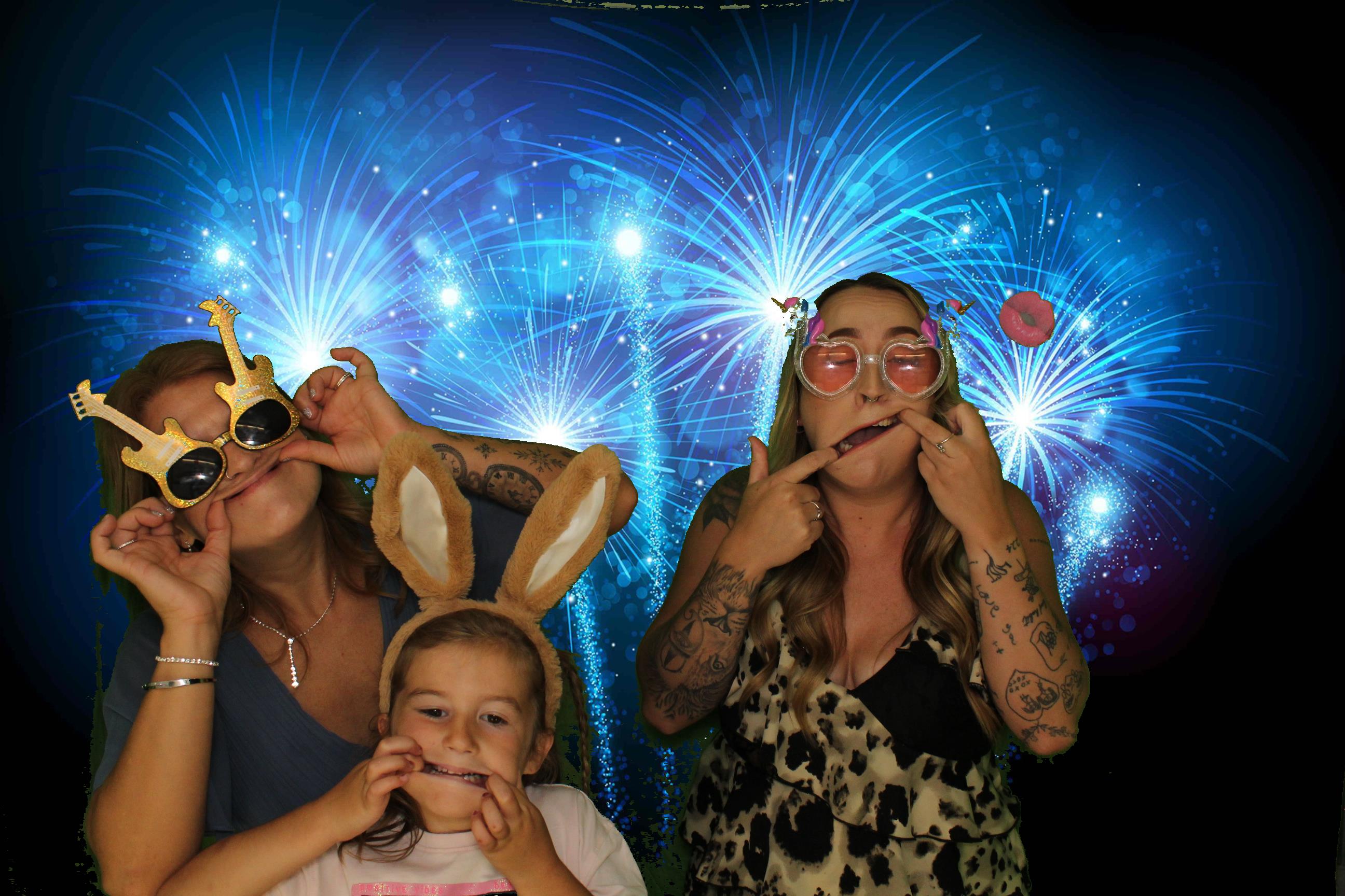 Sarah & James Wedding | View more photos from the event at gallery.omegaphotobooths.co.uk/u/Omega-Photobooths/Sarah-James-Wedding