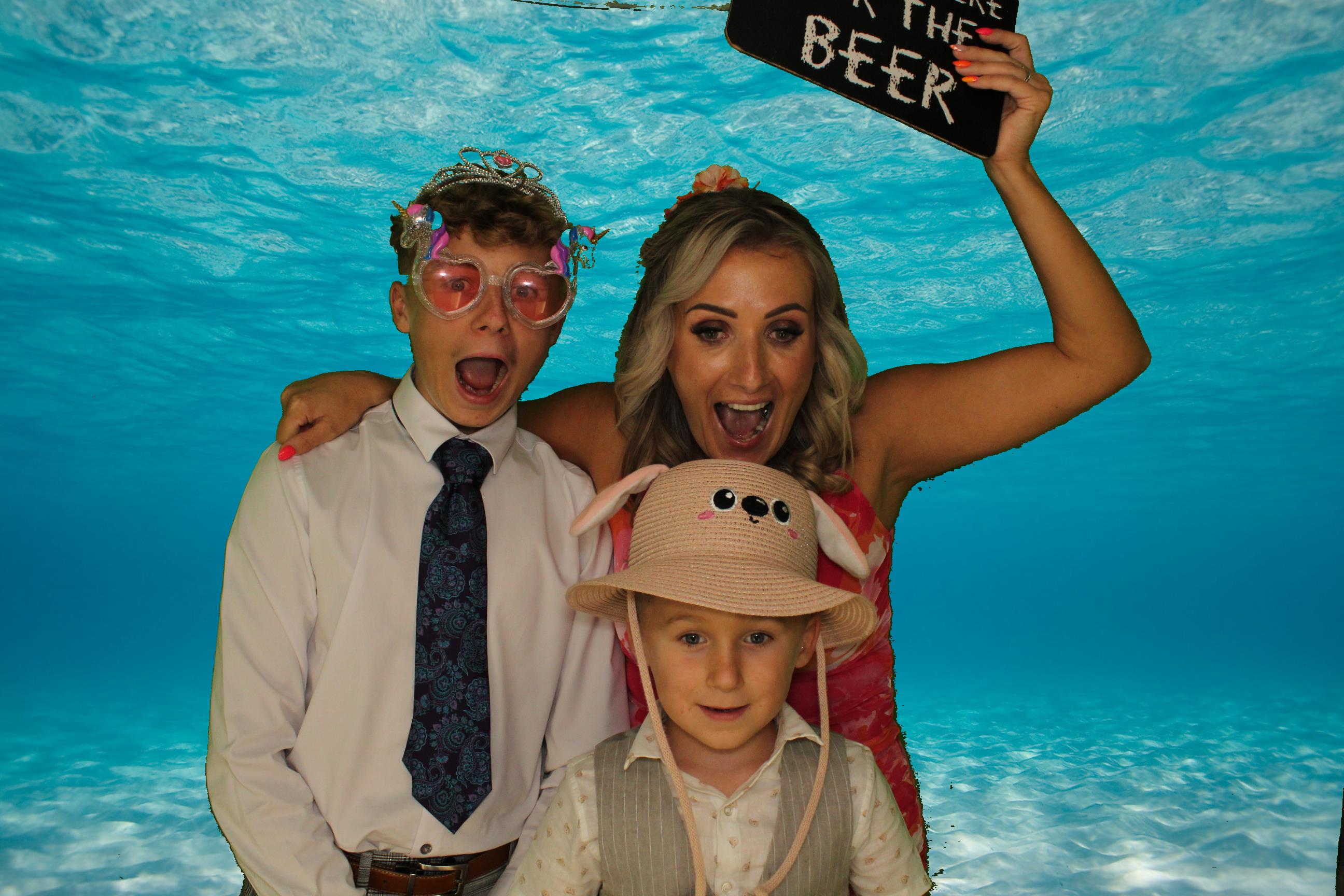 Sarah & James Wedding | View more photos from the event at gallery.omegaphotobooths.co.uk/u/Omega-Photobooths/Sarah-James-Wedding