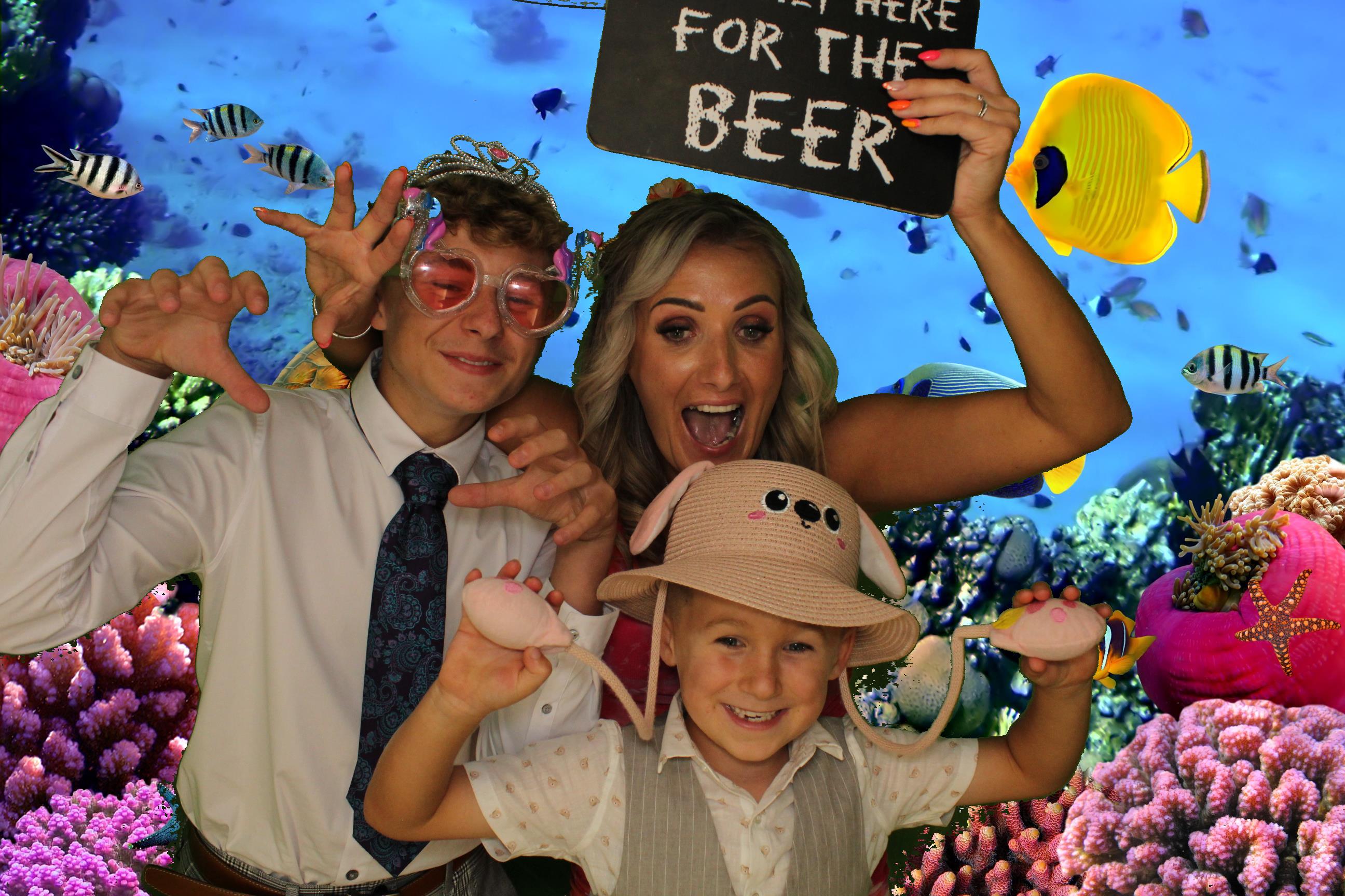 Sarah & James Wedding | View more photos from the event at gallery.omegaphotobooths.co.uk/u/Omega-Photobooths/Sarah-James-Wedding