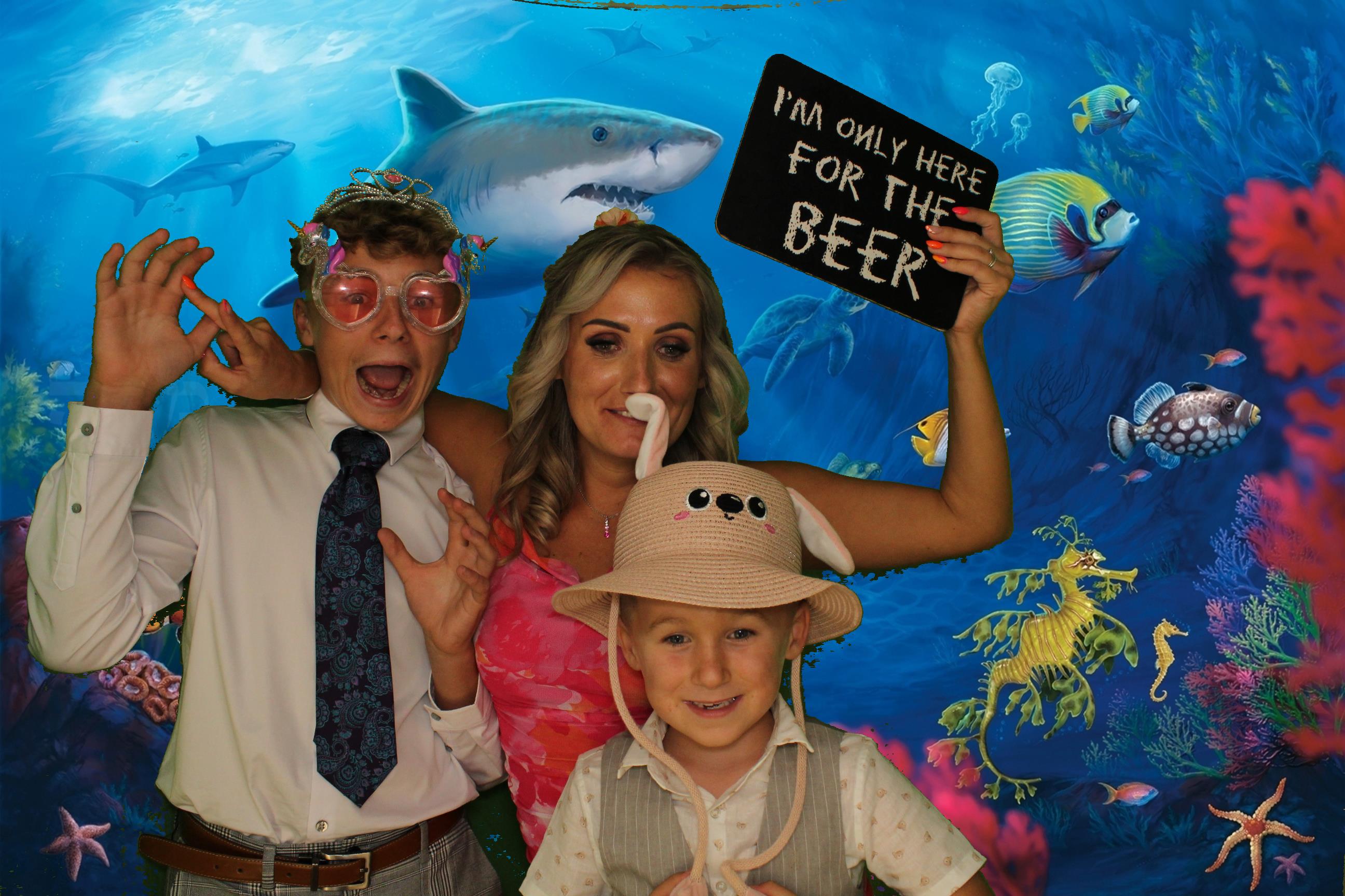 Sarah & James Wedding | View more photos from the event at gallery.omegaphotobooths.co.uk/u/Omega-Photobooths/Sarah-James-Wedding