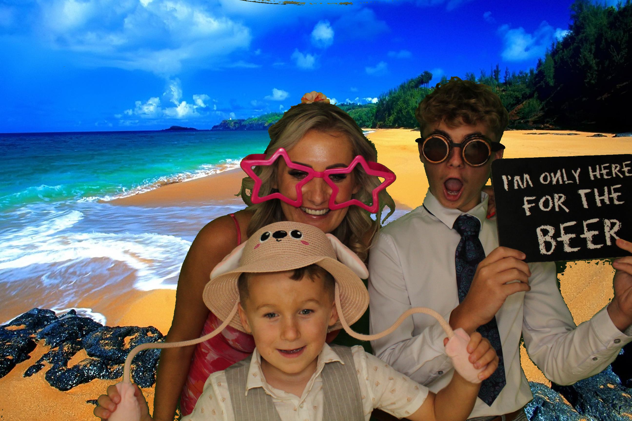Sarah & James Wedding | View more photos from the event at gallery.omegaphotobooths.co.uk/u/Omega-Photobooths/Sarah-James-Wedding