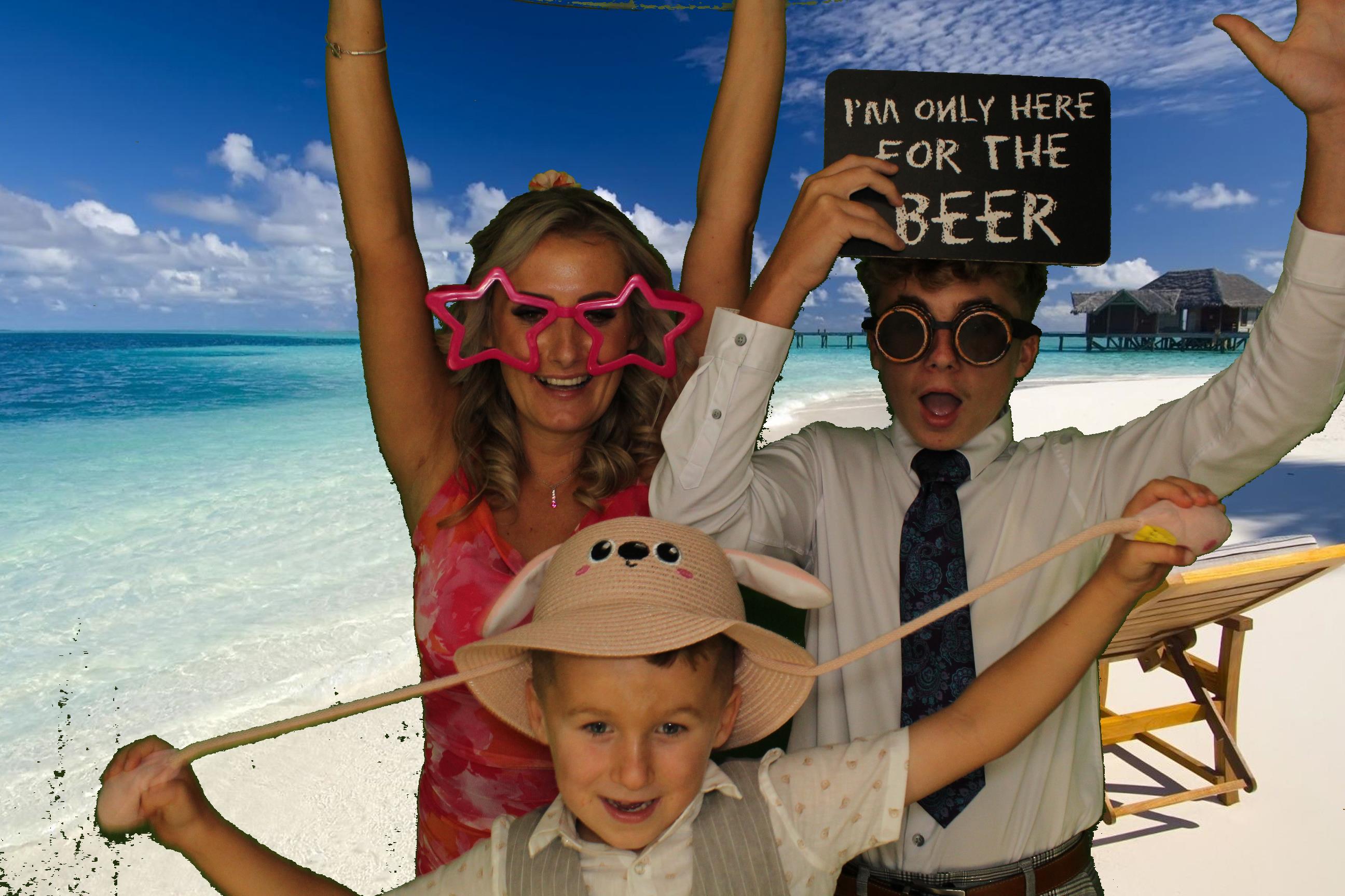 Sarah & James Wedding | View more photos from the event at gallery.omegaphotobooths.co.uk/u/Omega-Photobooths/Sarah-James-Wedding