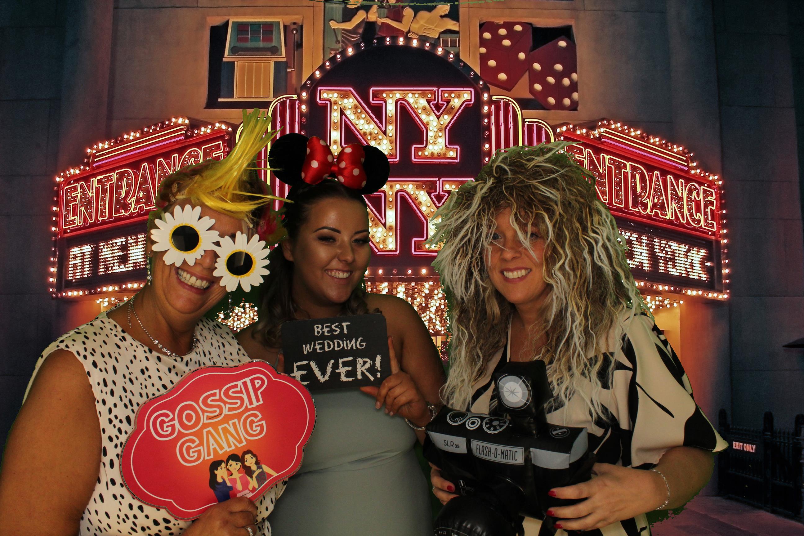 Sarah & James Wedding | View more photos from the event at gallery.omegaphotobooths.co.uk/u/Omega-Photobooths/Sarah-James-Wedding