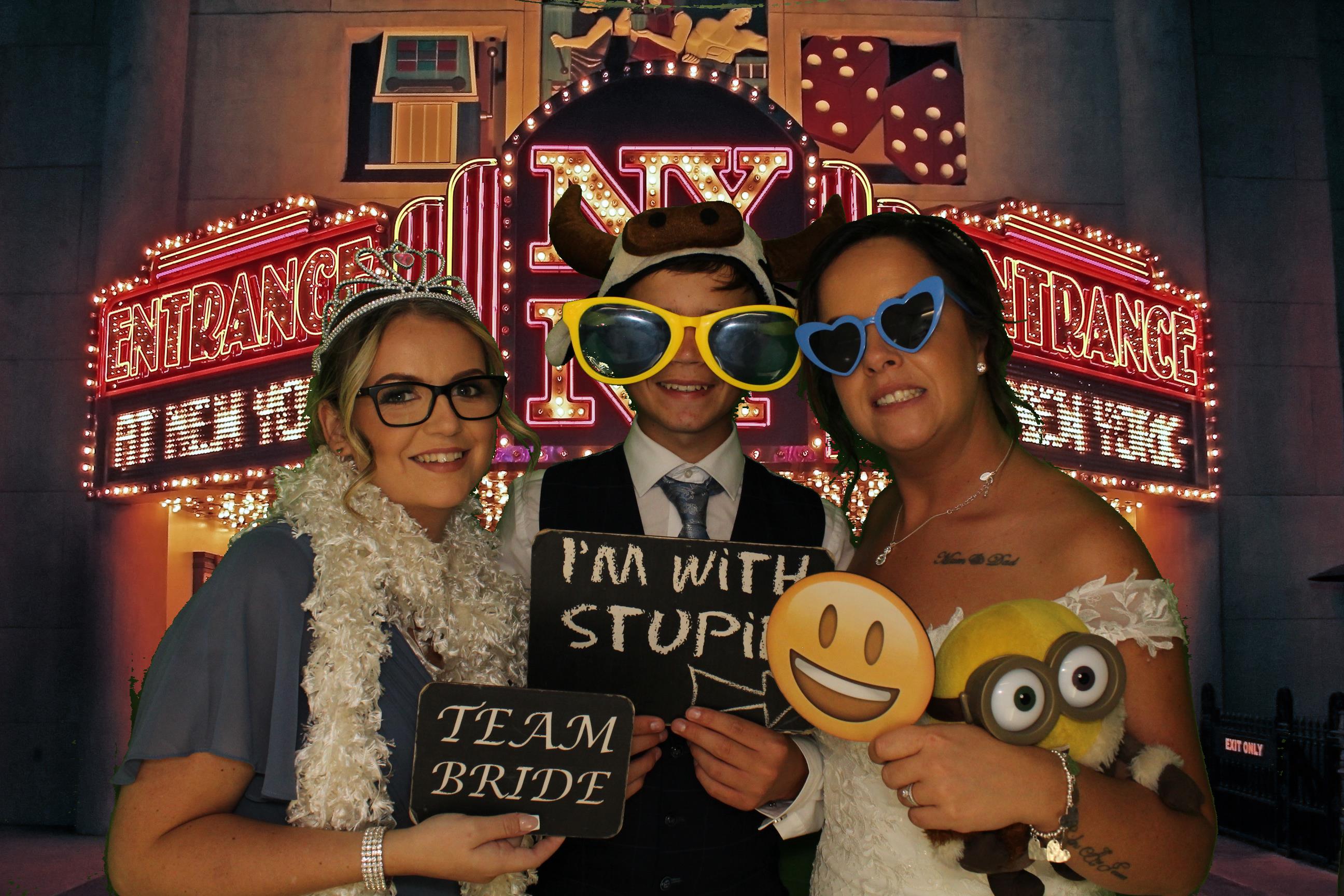 Sarah & James Wedding | View more photos from the event at gallery.omegaphotobooths.co.uk/u/Omega-Photobooths/Sarah-James-Wedding
