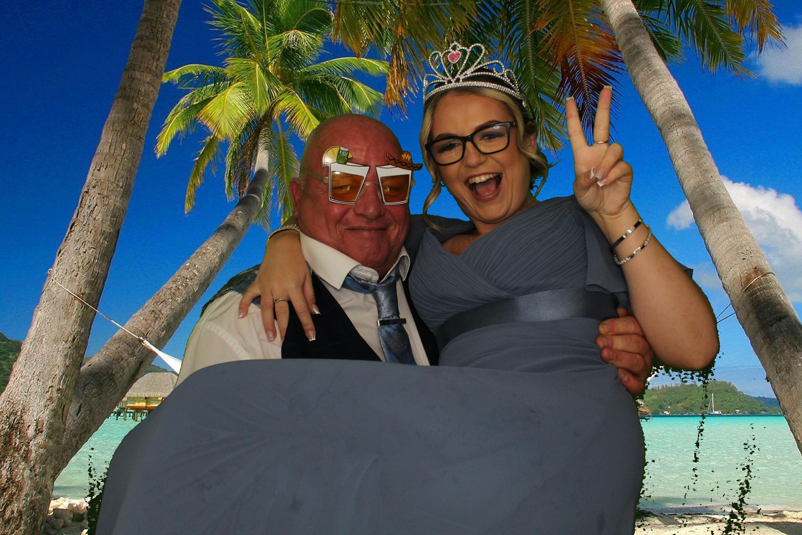 Sarah & James Wedding | View more photos from the event at gallery.omegaphotobooths.co.uk/u/Omega-Photobooths/Sarah-James-Wedding