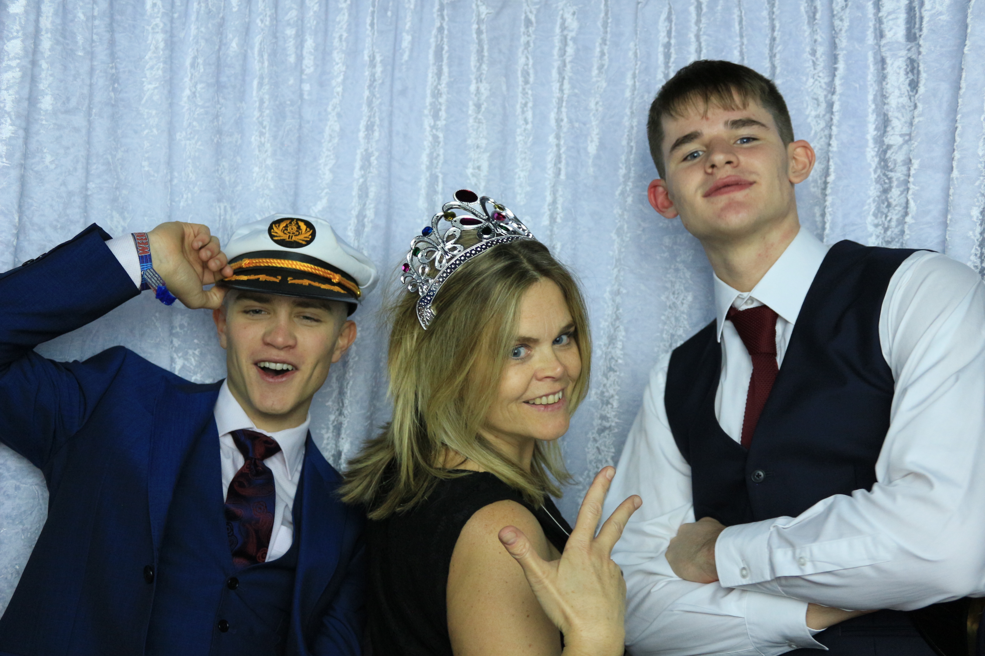 Grant & Emma's Wedding - Images | View more photos from the event at gallery.partydelightsphotobooth.co.uk/u/PartyDelightsPhotoBooth/Grant-Emmas-Wedding-Images