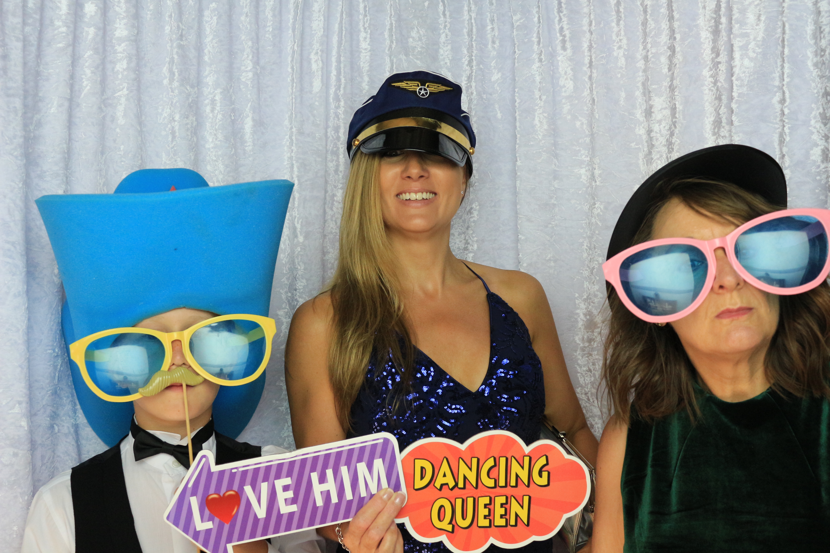 Lesley & David's Wedding | View more photos from the event at gallery.partydelightsphotobooth.co.uk/u/PartyDelightsPhotoBooth/Lesley-Davids-Wedding