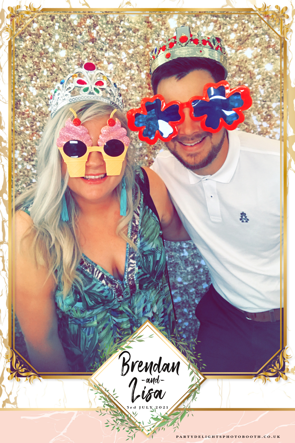 Brendan & Lisa’s Wedding | View more photos from the event at gallery.partydelightsphotobooth.co.uk/u/PartyDelightsPhotoBooth/Brendan-Lisa’s-Wedding