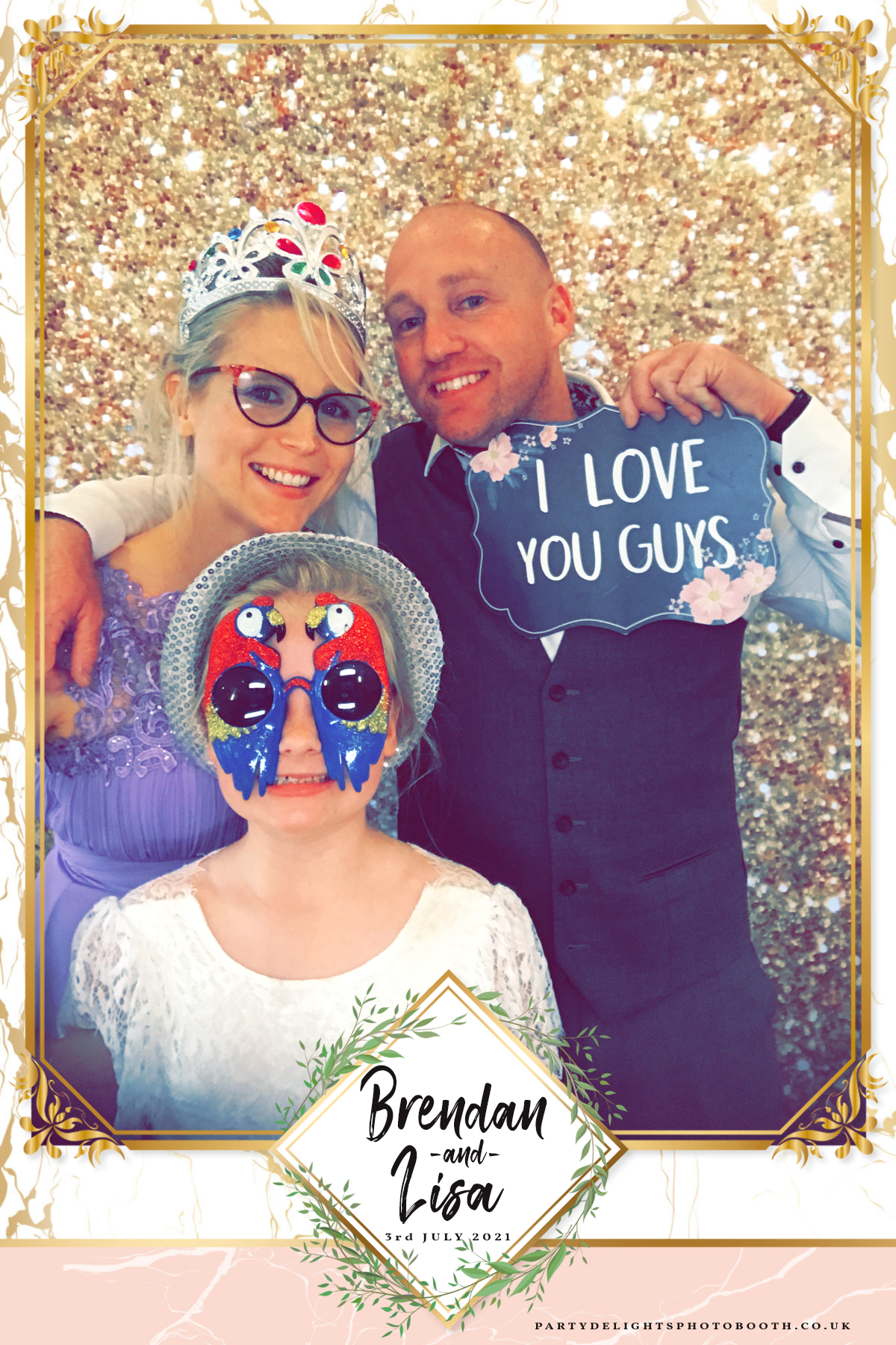 Brendan & Lisa’s Wedding | View more photos from the event at gallery.partydelightsphotobooth.co.uk/u/PartyDelightsPhotoBooth/Brendan-Lisa’s-Wedding