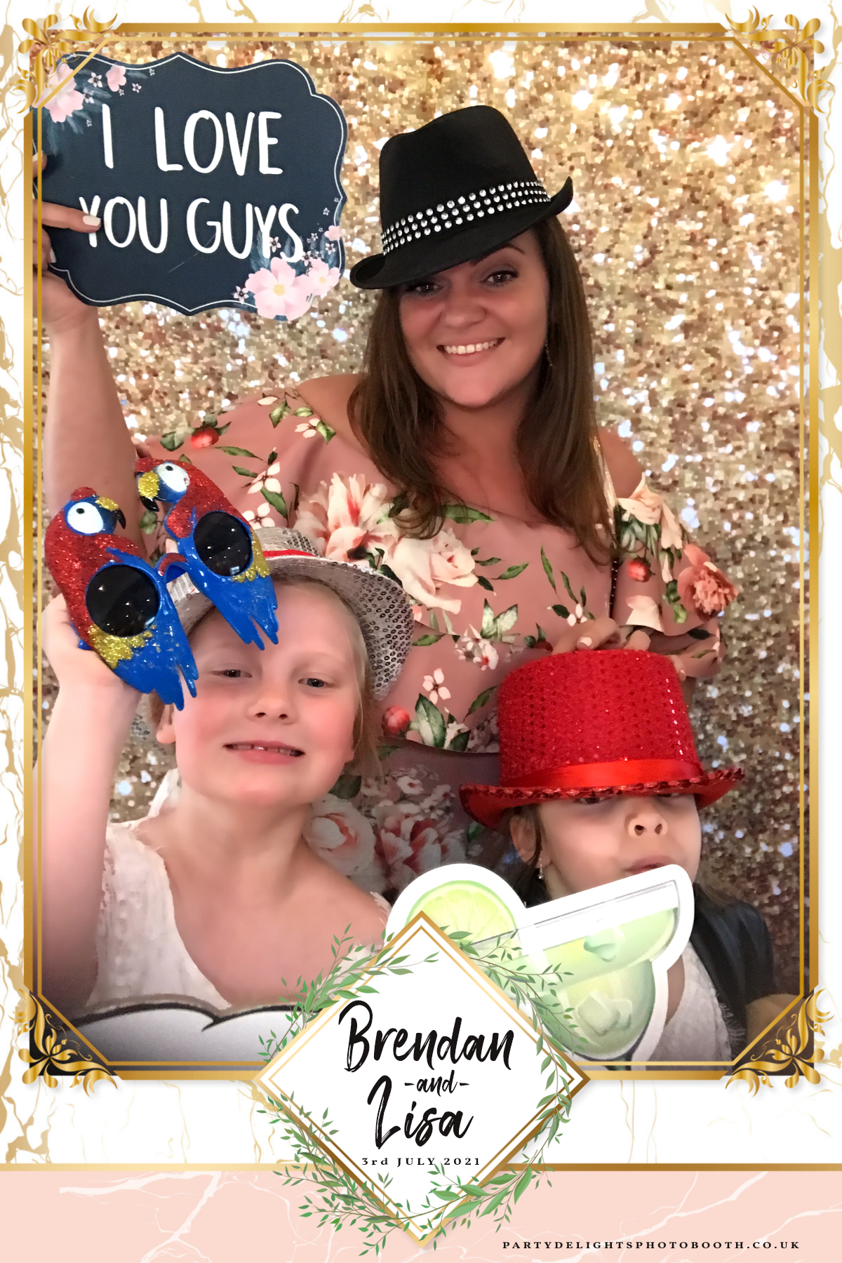 Brendan & Lisa’s Wedding | View more photos from the event at gallery.partydelightsphotobooth.co.uk/u/PartyDelightsPhotoBooth/Brendan-Lisa’s-Wedding