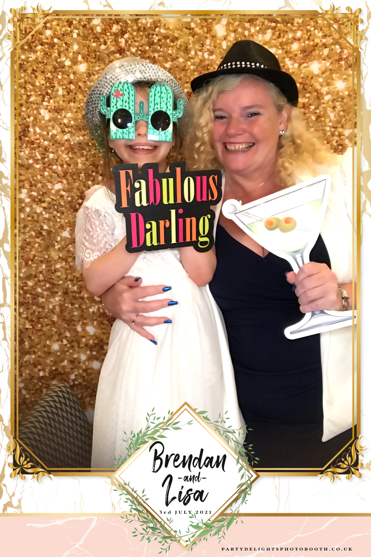 Brendan & Lisa’s Wedding | View more photos from the event at gallery.partydelightsphotobooth.co.uk/u/PartyDelightsPhotoBooth/Brendan-Lisa’s-Wedding