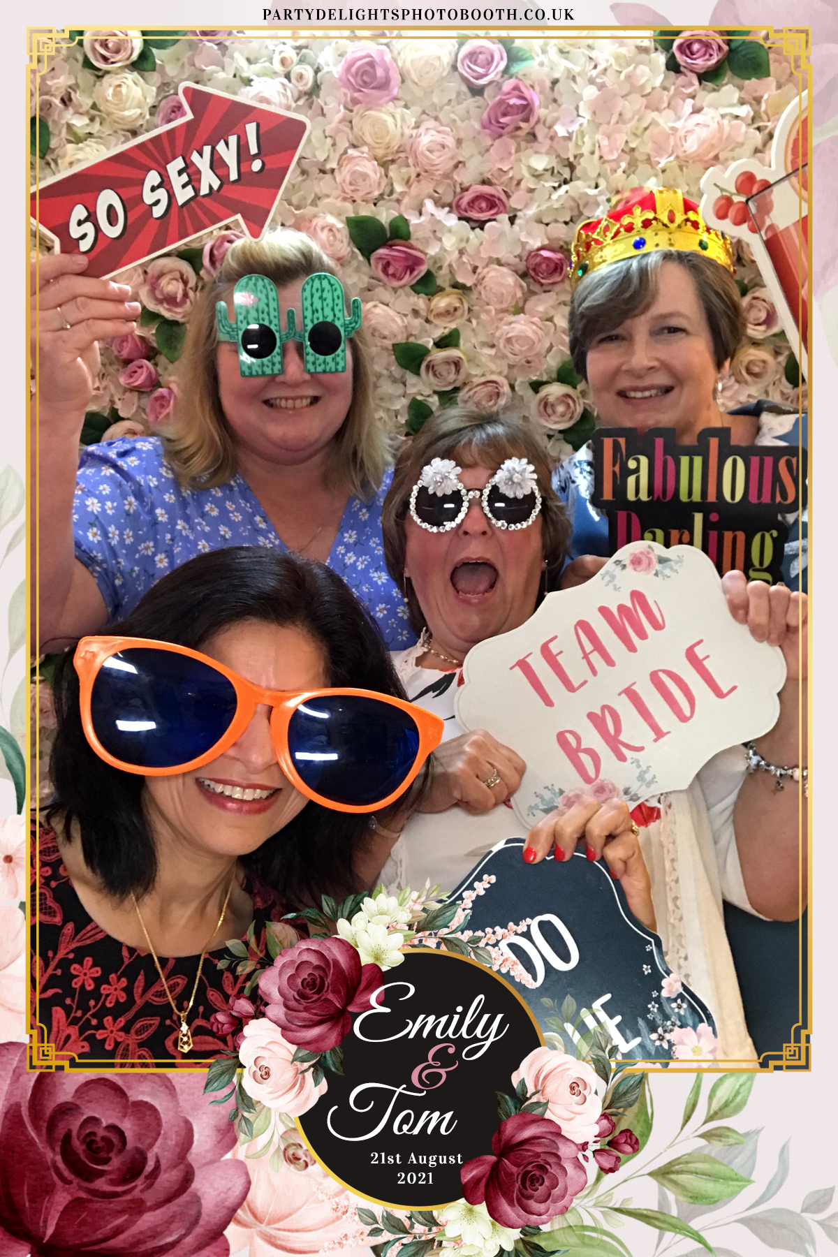 Emily & Tom's Wedding | View more photos from the event at gallery.partydelightsphotobooth.co.uk/u/PartyDelightsPhotoBooth/Emily-Toms-Wedding