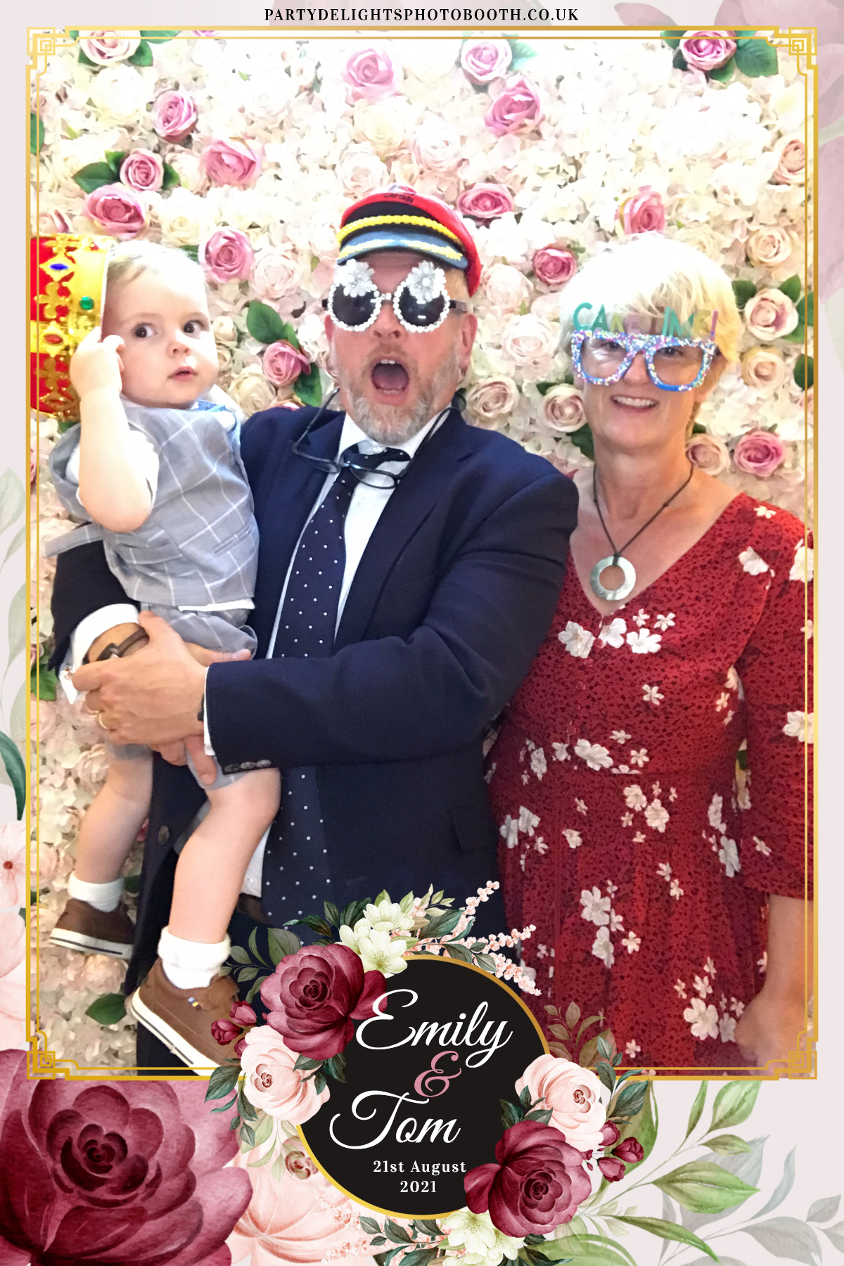 Emily & Tom's Wedding | View more photos from the event at gallery.partydelightsphotobooth.co.uk/u/PartyDelightsPhotoBooth/Emily-Toms-Wedding